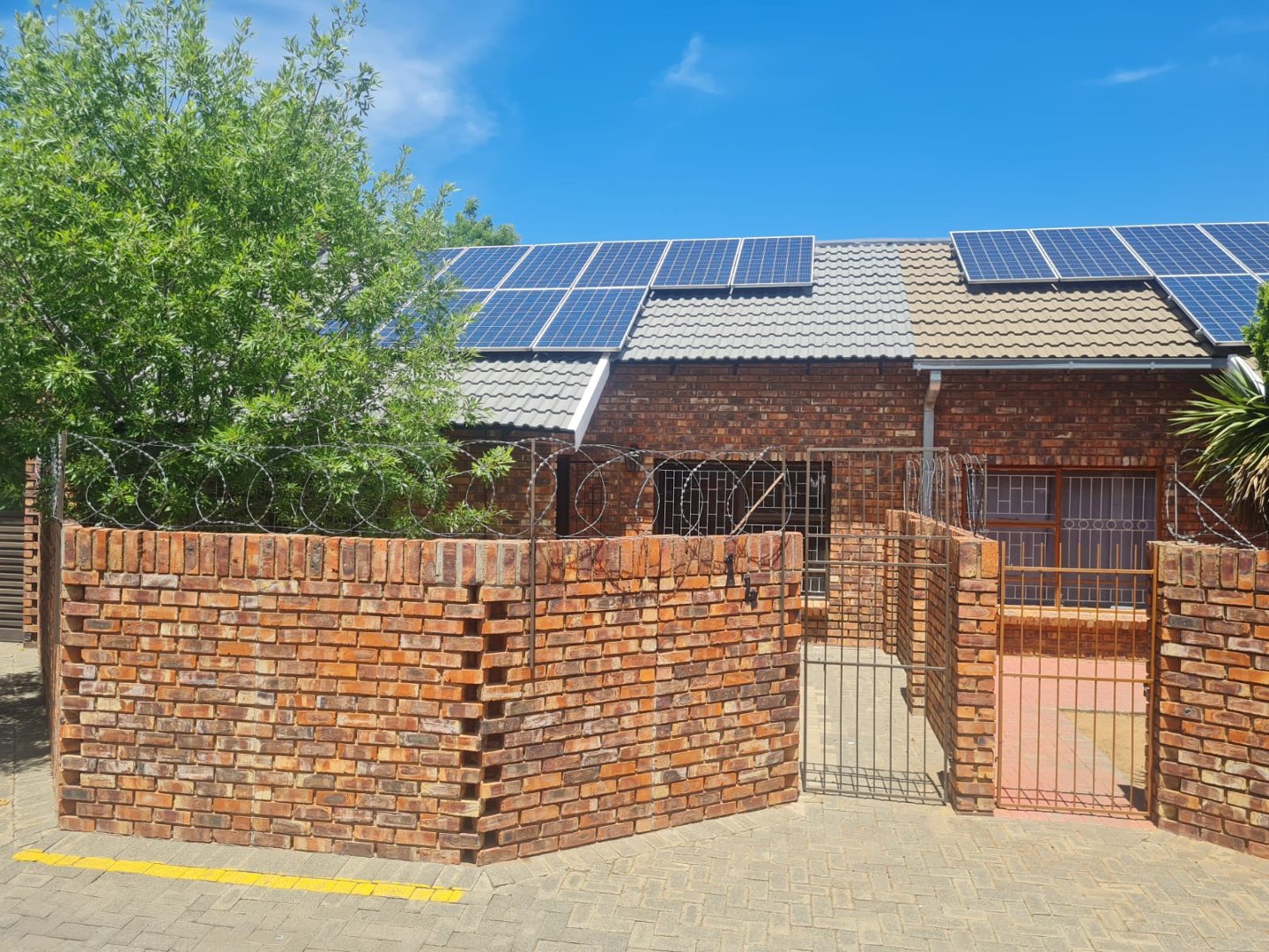 SECURE 2-BEDROOM TOWNHOUSE INVESTMENT OPPORTUNITY