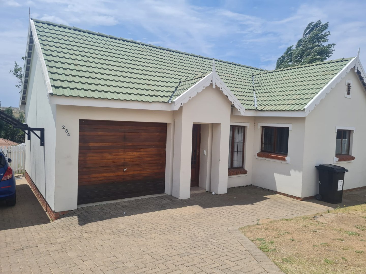 SPACIOUS 3-BEDROOM FAMILY HOME IN SECURE ESTATE photo 2