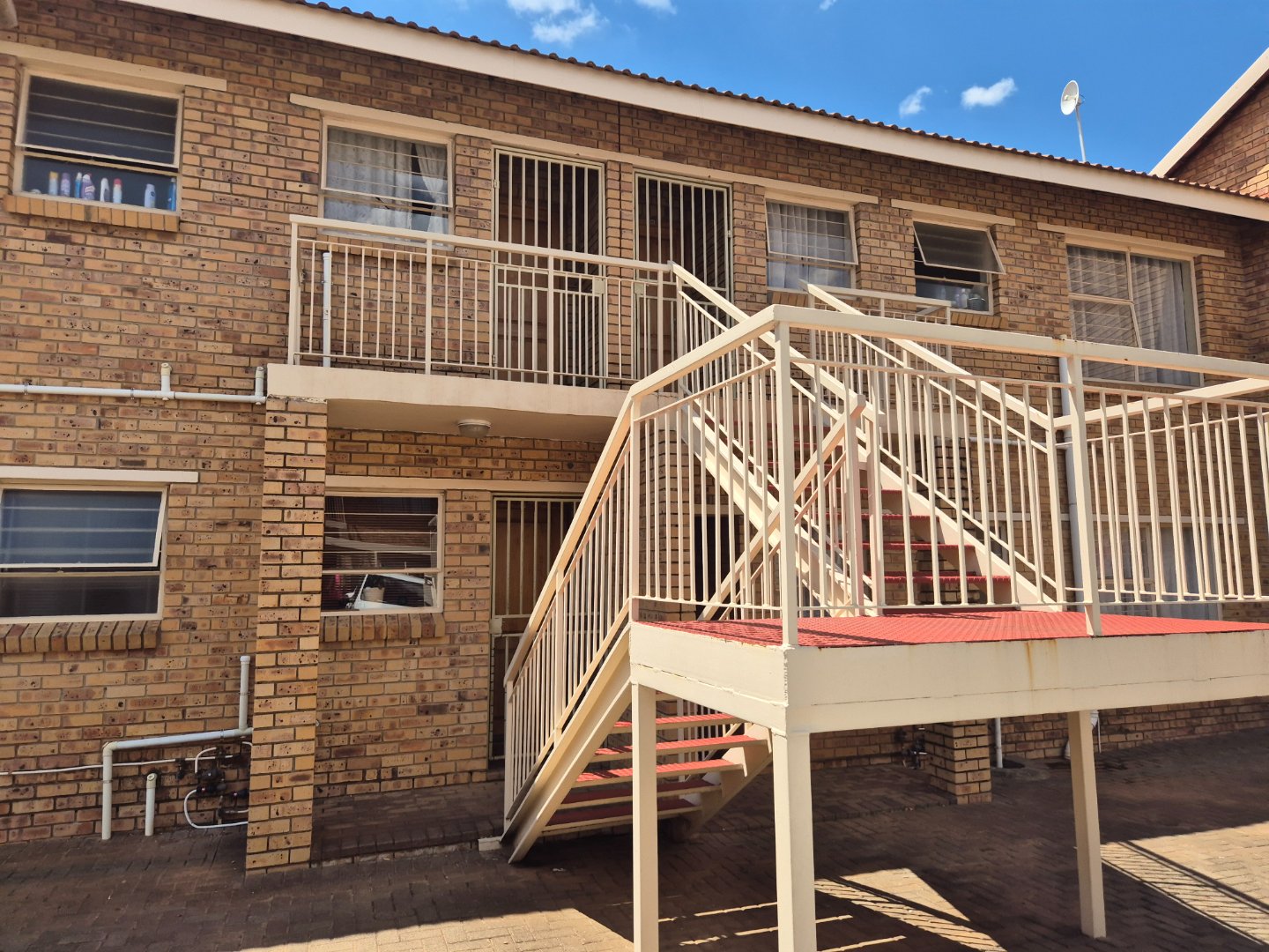 Modern 2-Bedroom Apartment for Sale – First Floor Unit  photo 2