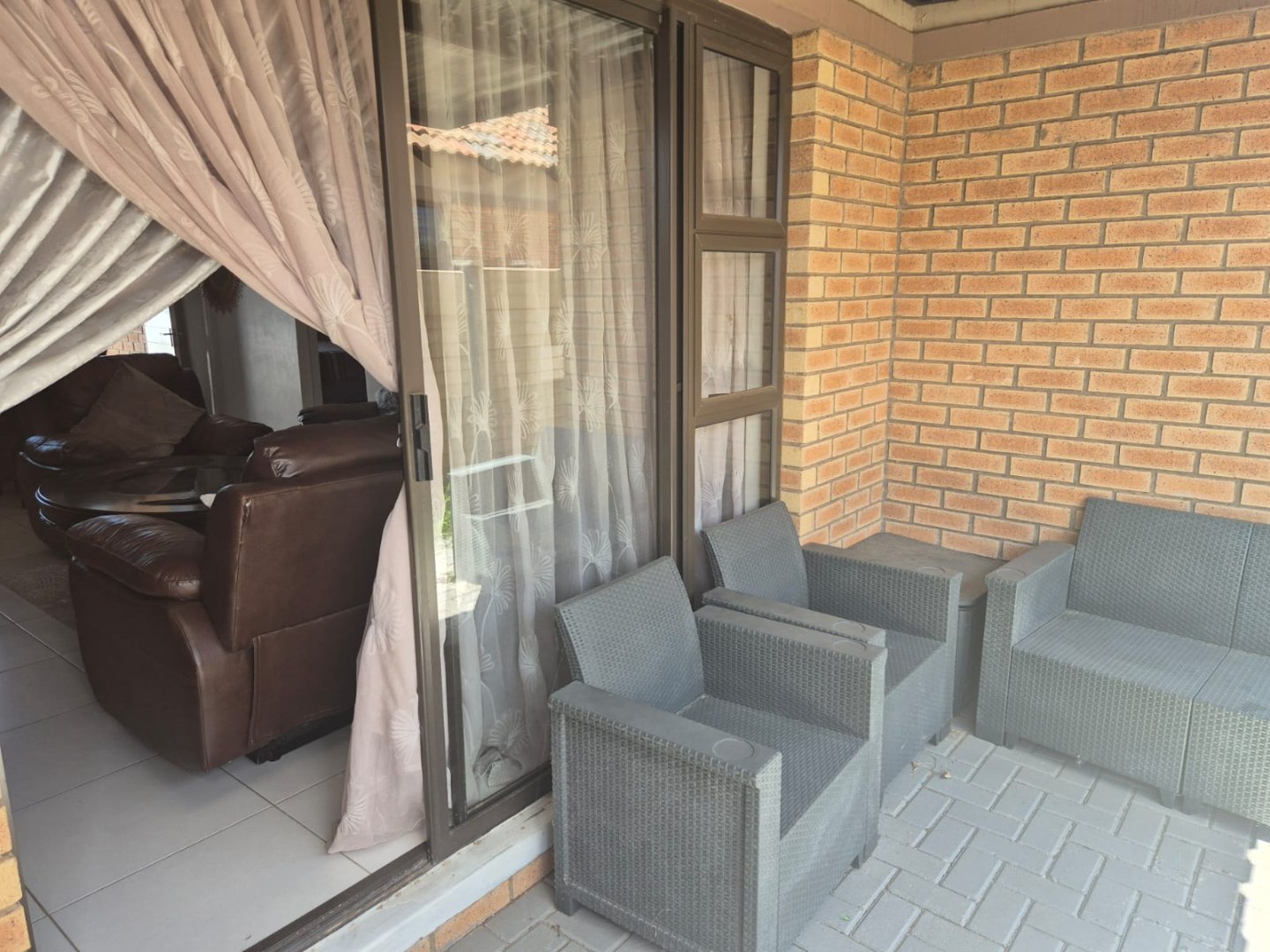 Free Standing Upmarket and Stylish  -   Apart Standing House In Security Complex.  photo 5