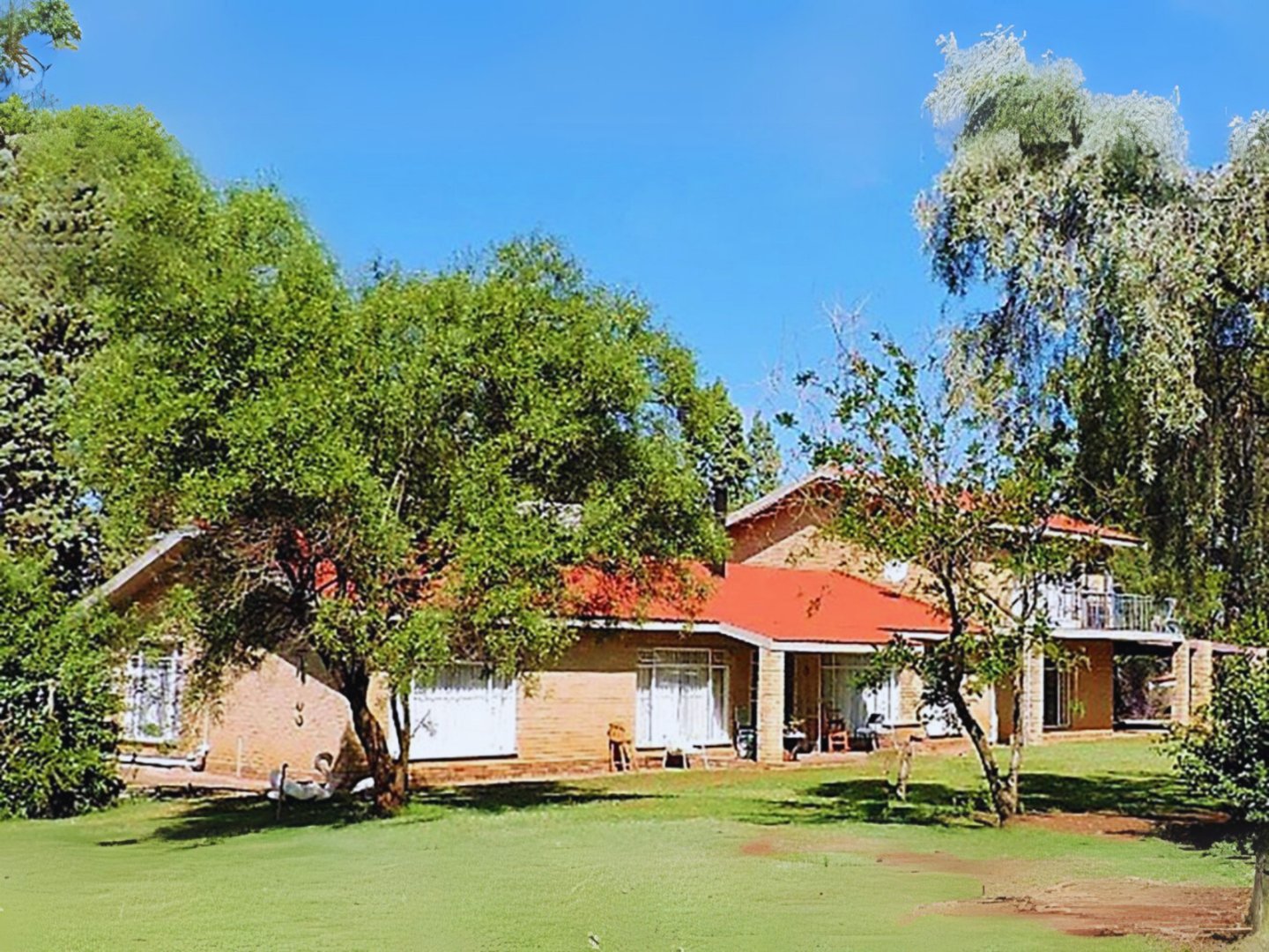 SOLE MANDATE - HIGH-VISIBILITY COMMERCIAL PROPERTY ON THE N8 – WESTERN DEVELOPMENT BELT photo 2