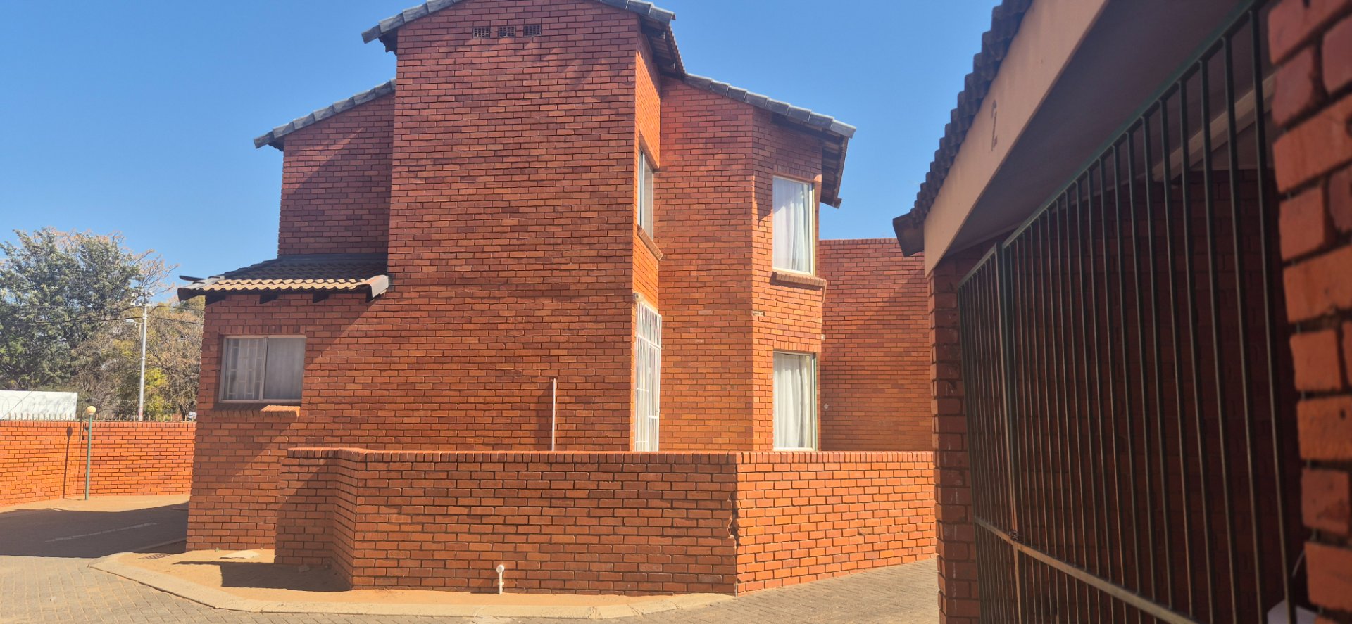 3 Bedroom Ground floor Simplex for sale in Waverley photo 4