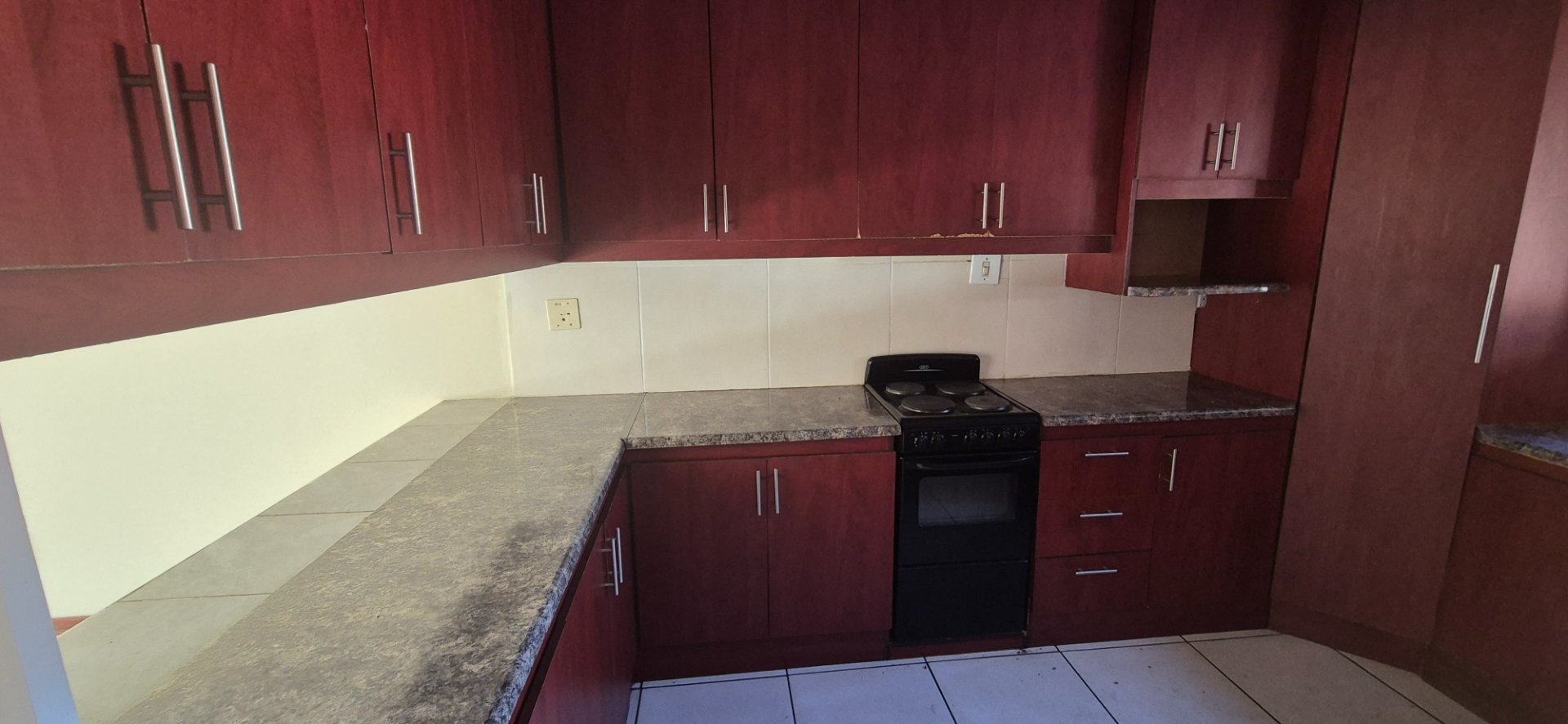 3 Bedroom Ground floor Simplex for sale in Waverley photo 5