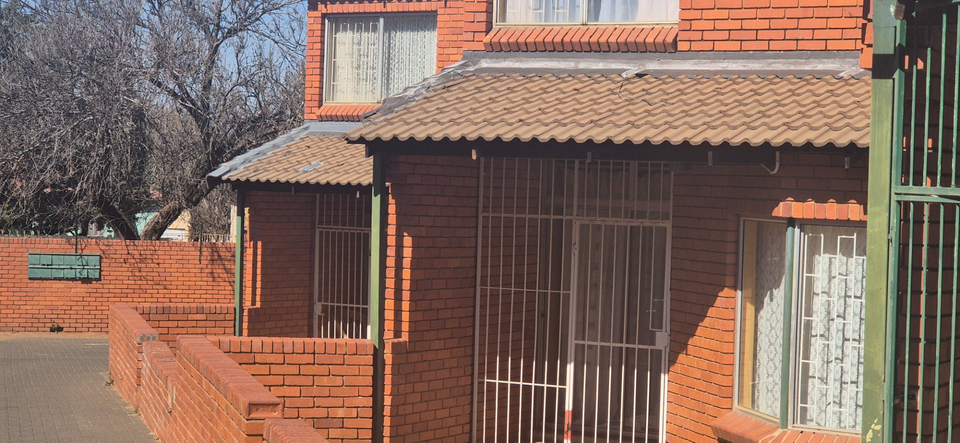 3 Bedroom Ground floor Simplex for sale in Waverley photo 2