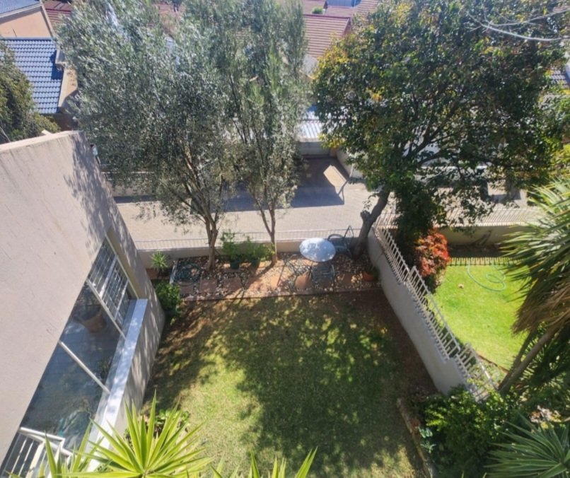 Modern townhouse in Helicon Heights, Ideal for first time buyers  photo 3