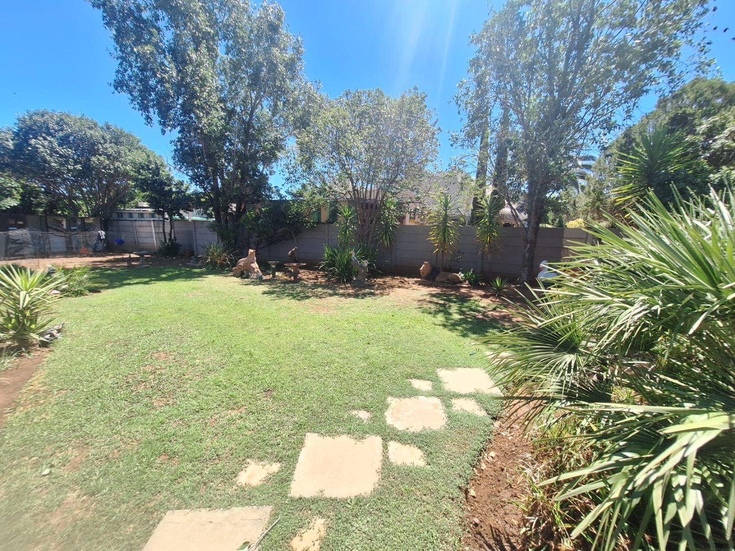 4 Bedroom family home in Pellissier  photo 3