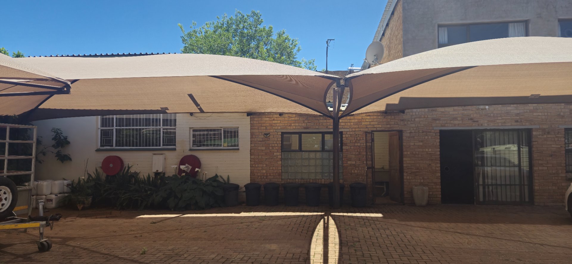 Turnkey Investment Property – 15 Furnished Units + Main House for Sale in Universitas