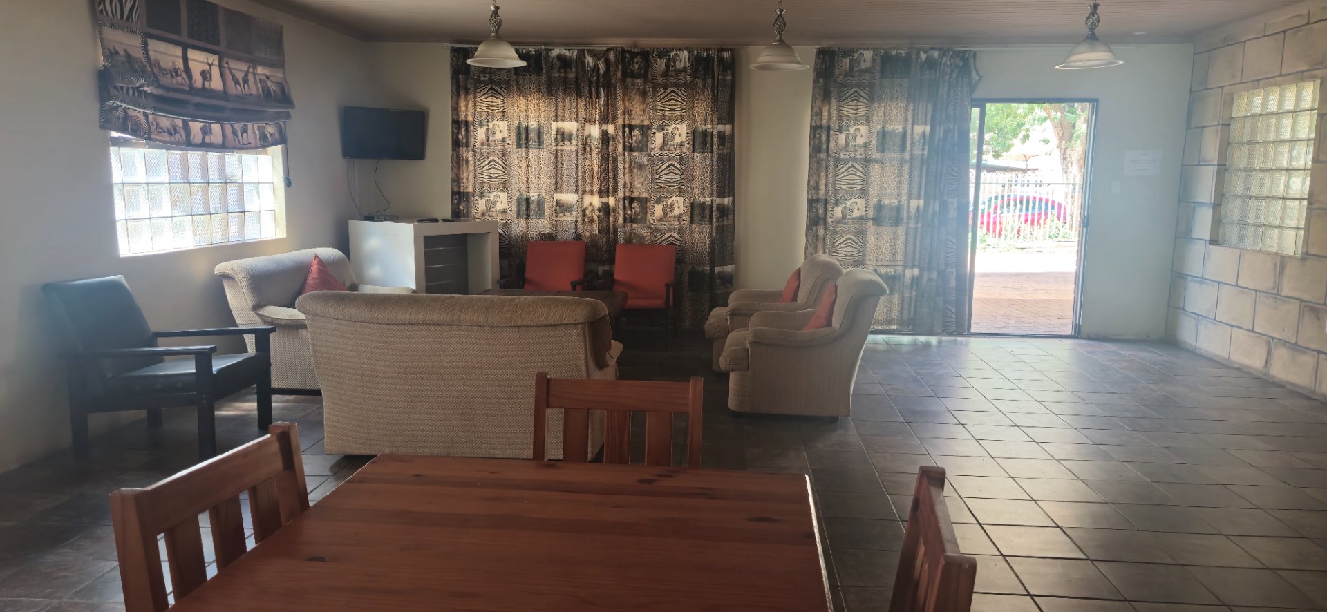 Turnkey Investment Property – 15 Furnished Units + Main House for Sale in Universitas photo 5