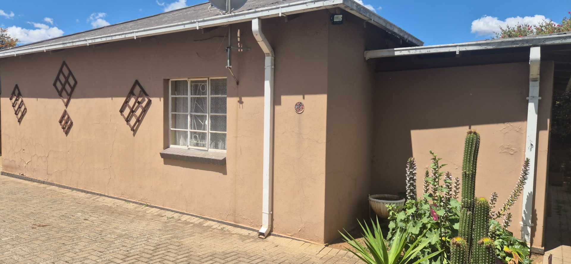 3 Bedroom Family home for sale in Hilton photo 3