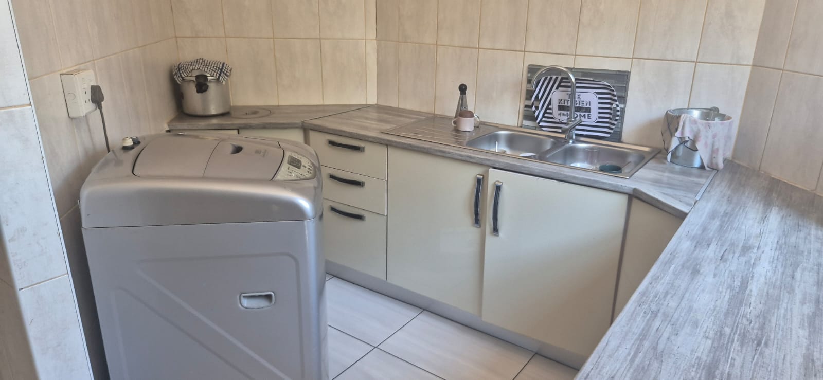 Modern 3-Bedroom Duet for Sale in Baysvalley photo 4