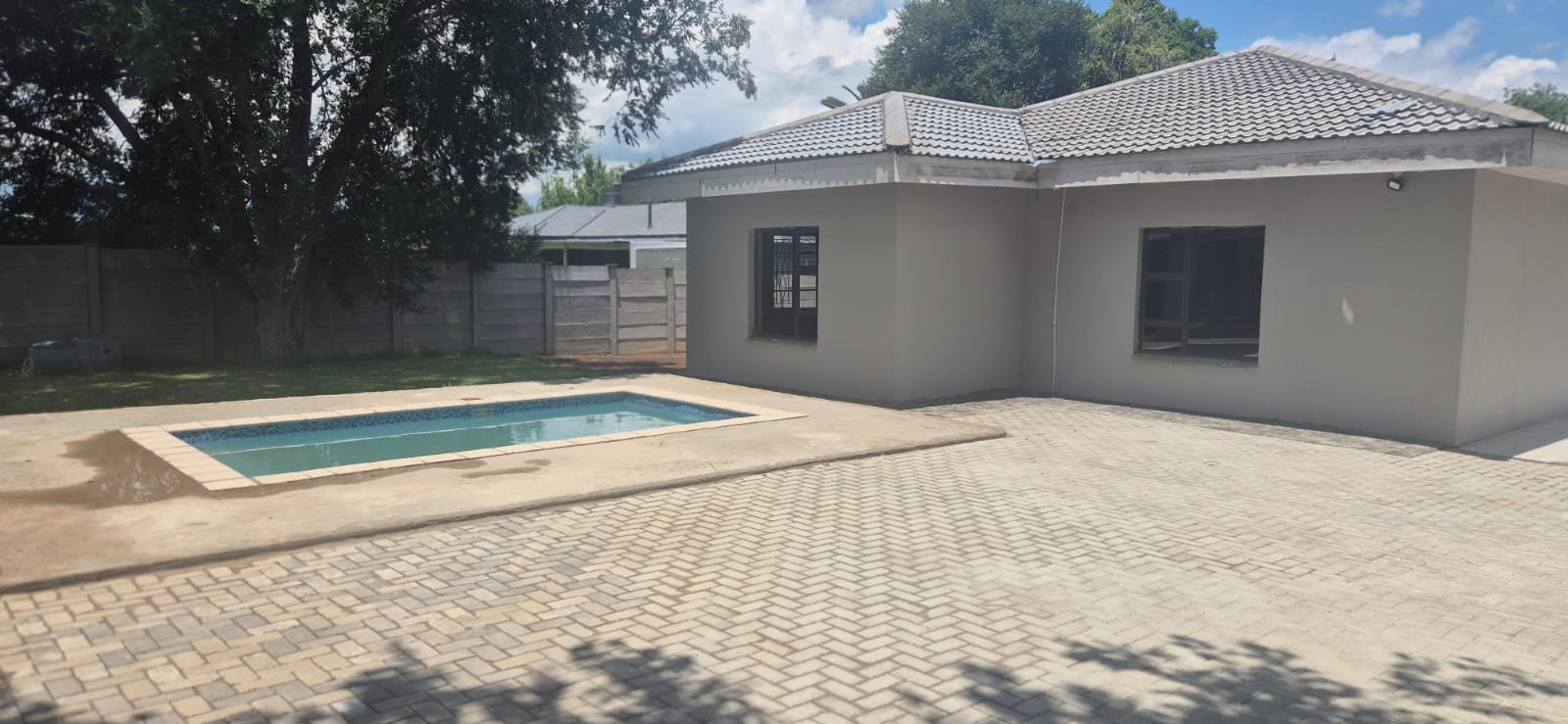 Modern fresh and perfectly located 