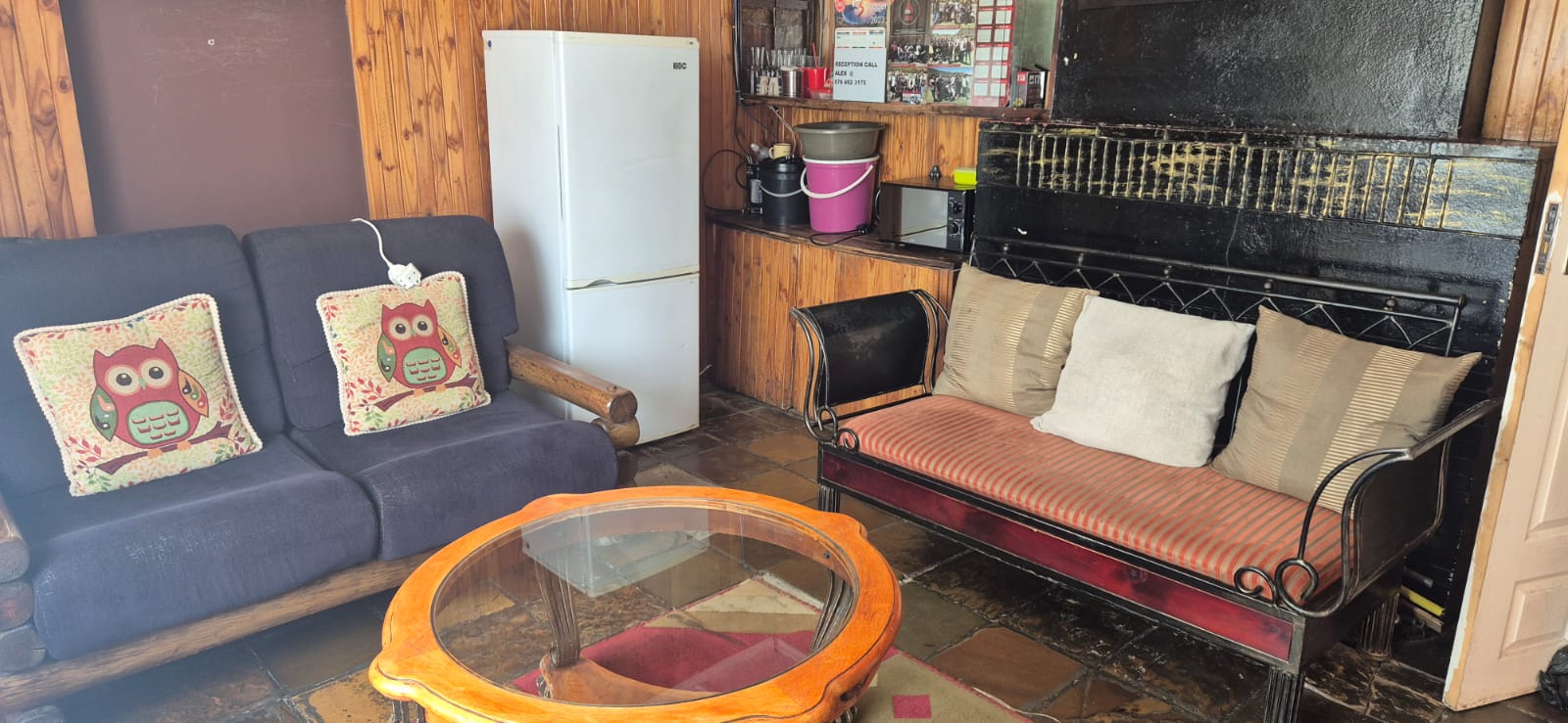 Income-Generating Property With Endless Potential. 3 Bedroom house with 2 Bachelor flats photo 2