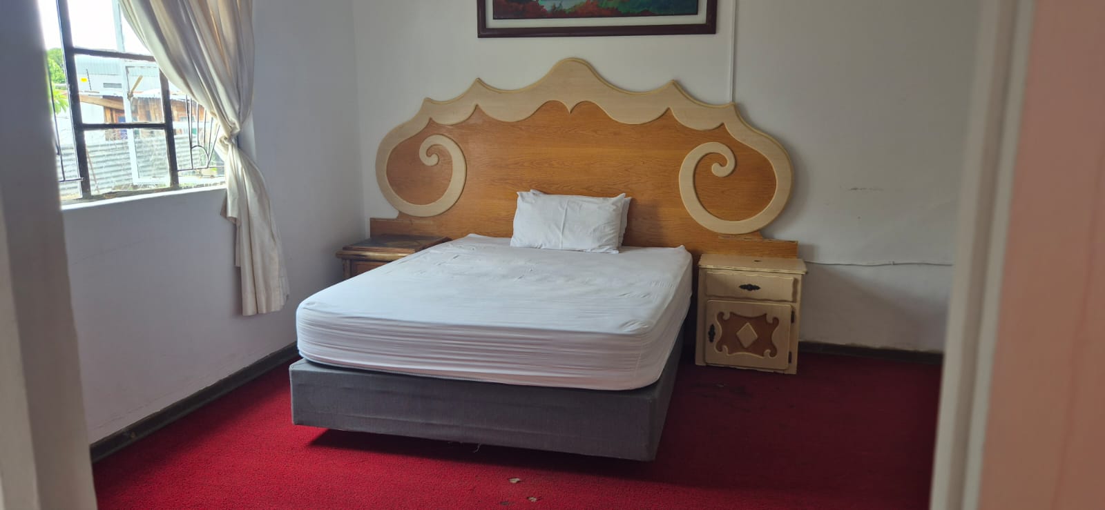 Income-Generating Property With Endless Potential. 3 Bedroom house with 2 Bachelor flats photo 4