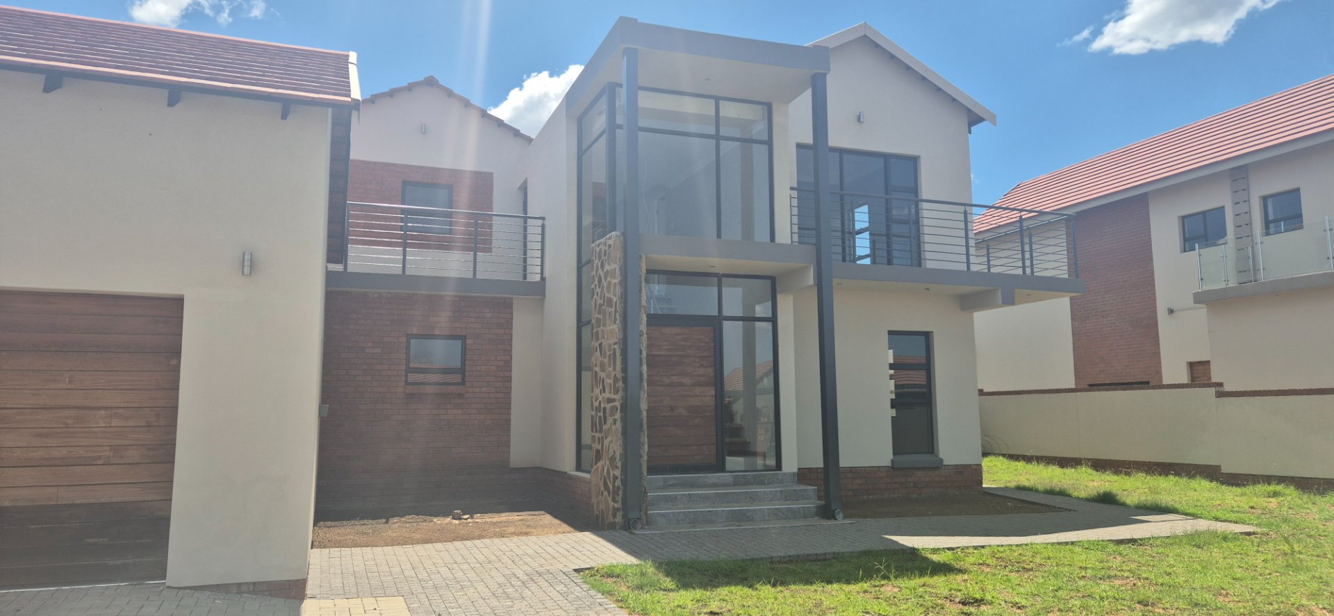 Modern 4-Bedroom Home for Sale in Wild Olive Estate, Bloemfontein  photo 2