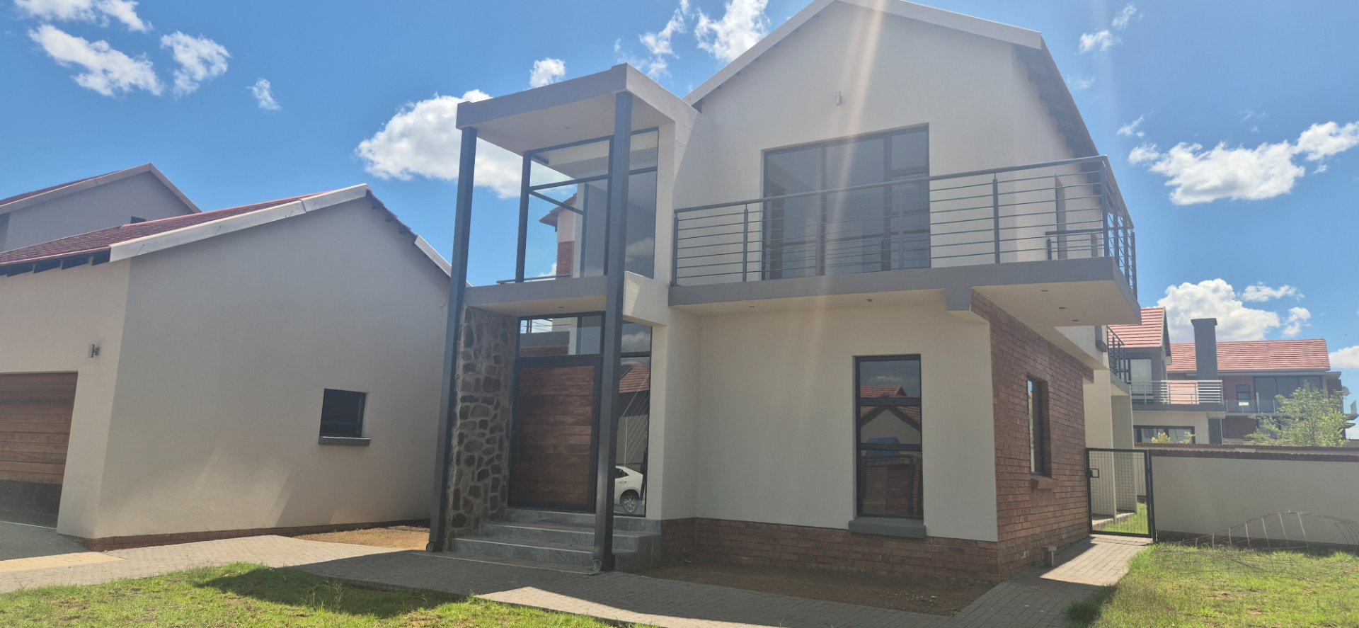 Modern 4-Bedroom Home for Sale in Wild Olive Estate, Bloemfontein  photo 3