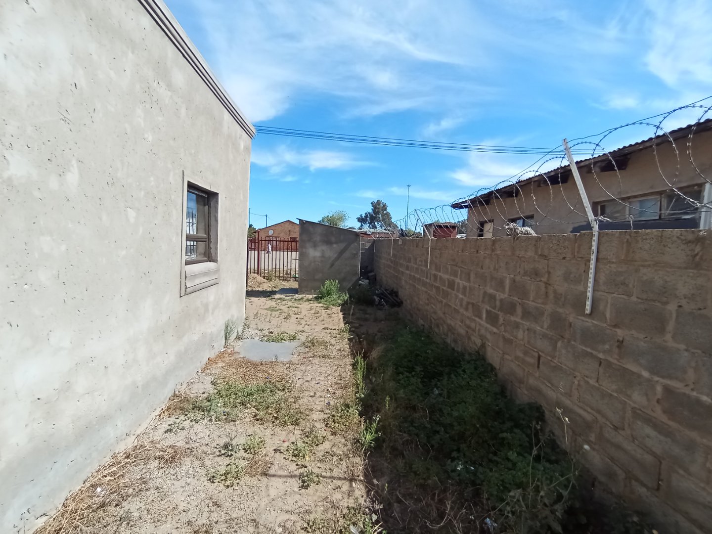 2 Bedroom House For Sale Batho photo 2