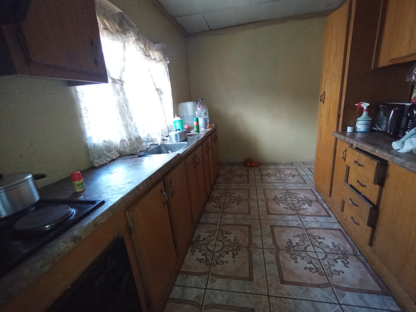 2 Bedroom House For Sale Batho photo 5