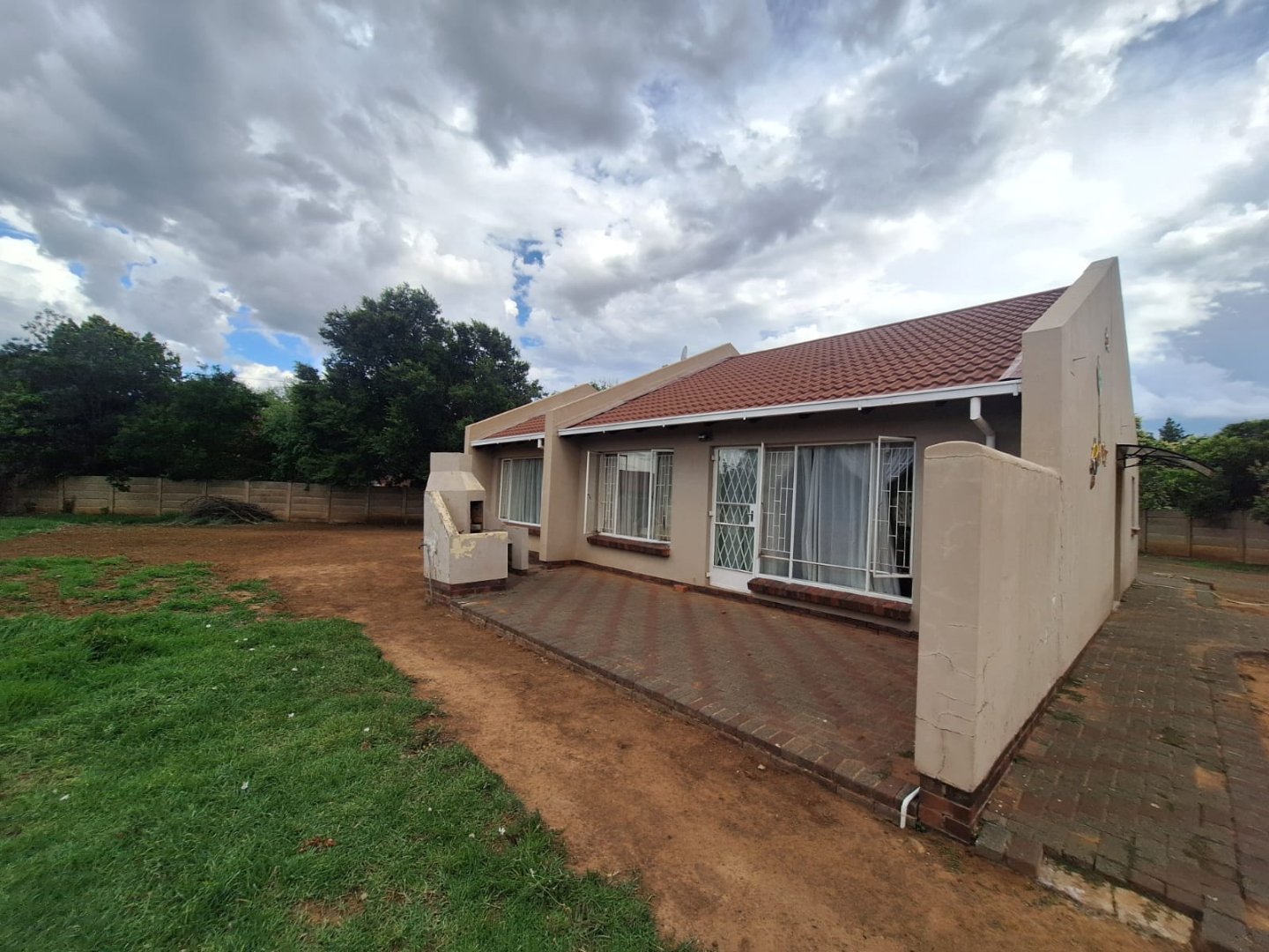 2 Bedroom house for sale in Pellissier photo 2