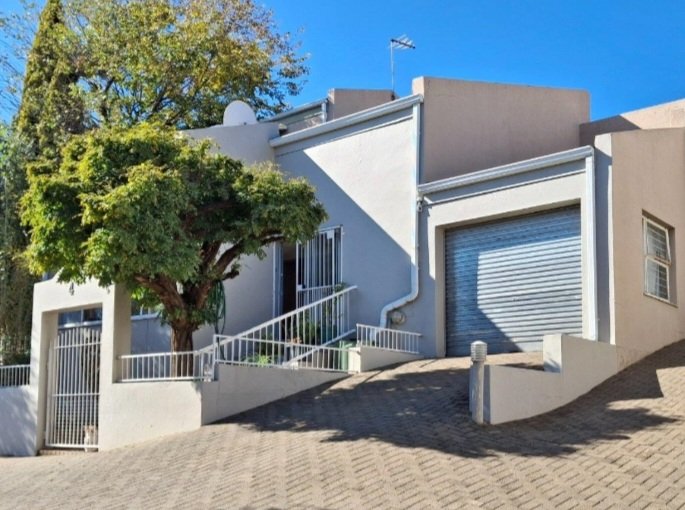 Double-Storey in Helicon Heights, Ideal for first time buyers  photo 4