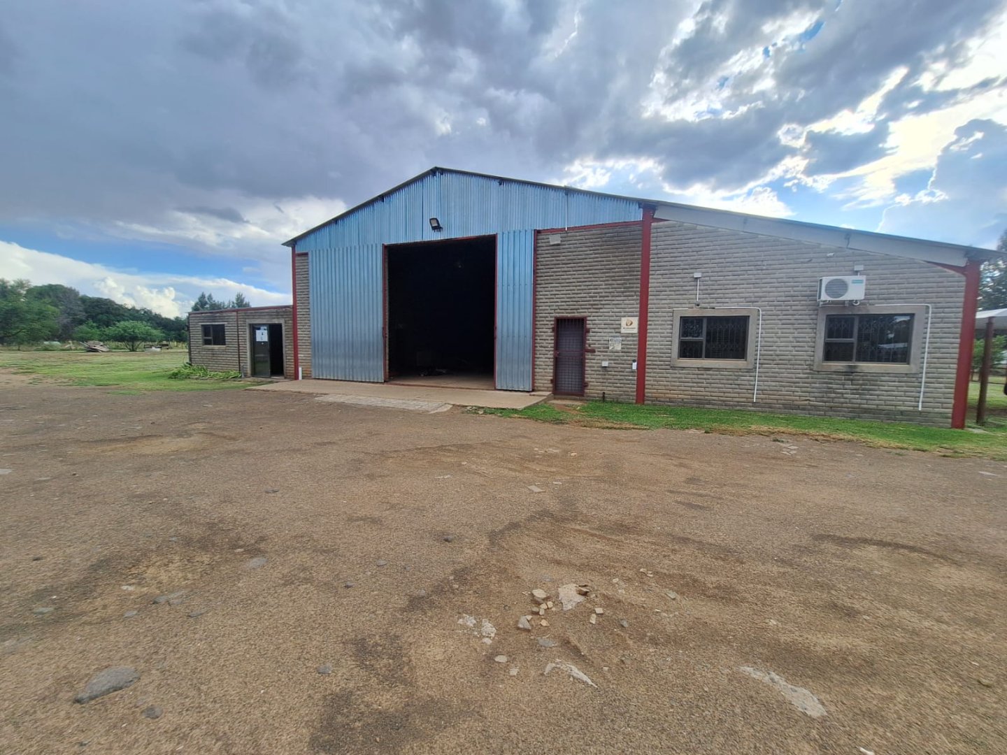 Unique Business & Residential opportunity  photo 4