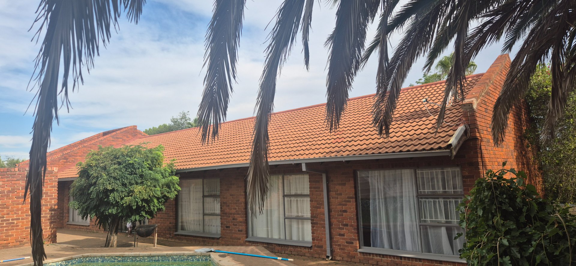 4 Bedroom House for sale in Heuwelsig