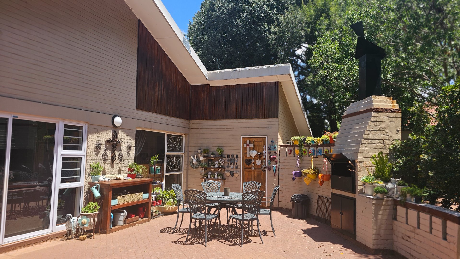 Spacious family home  with everything and more   photo 5