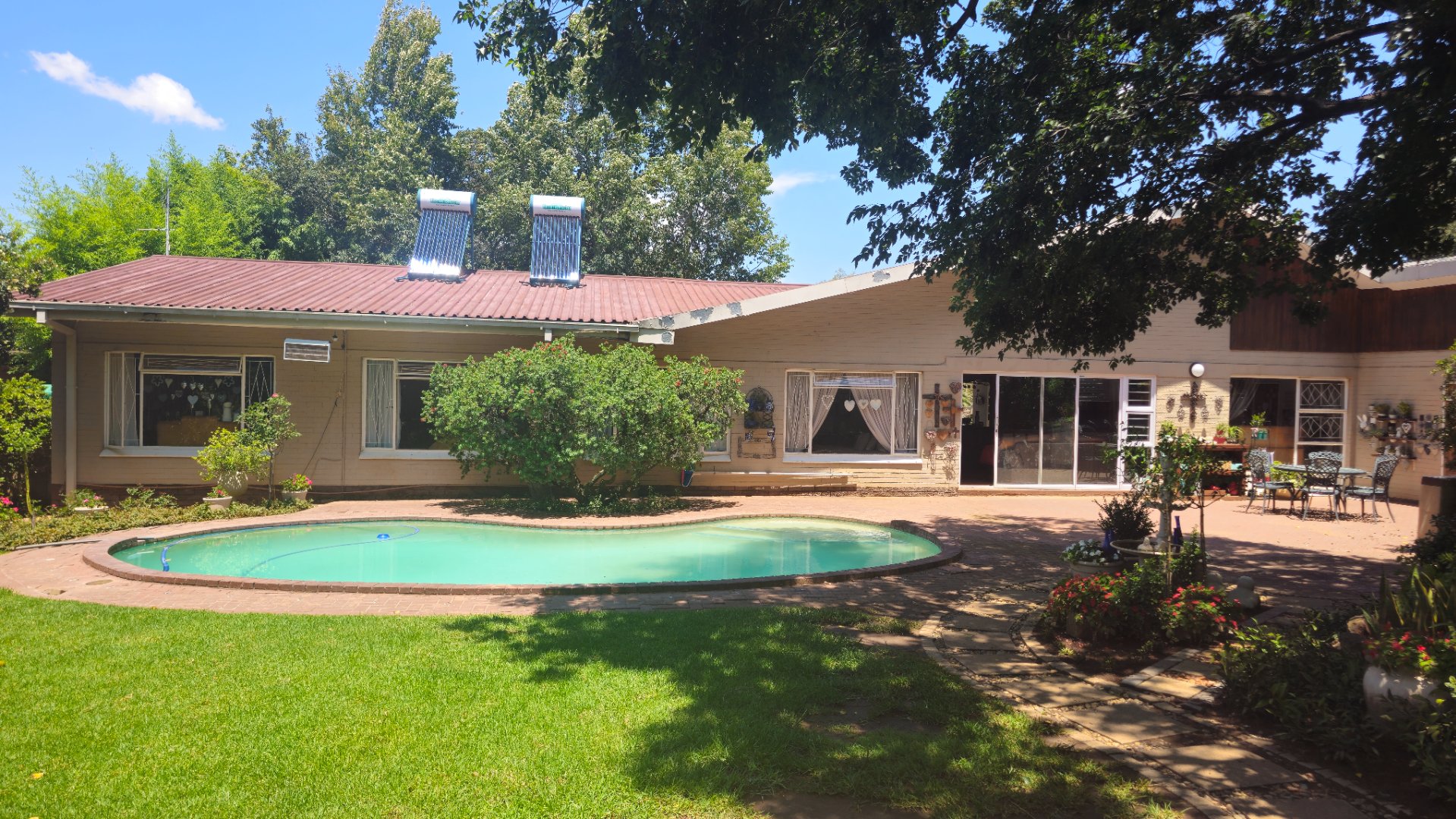 Spacious family home with everything and more