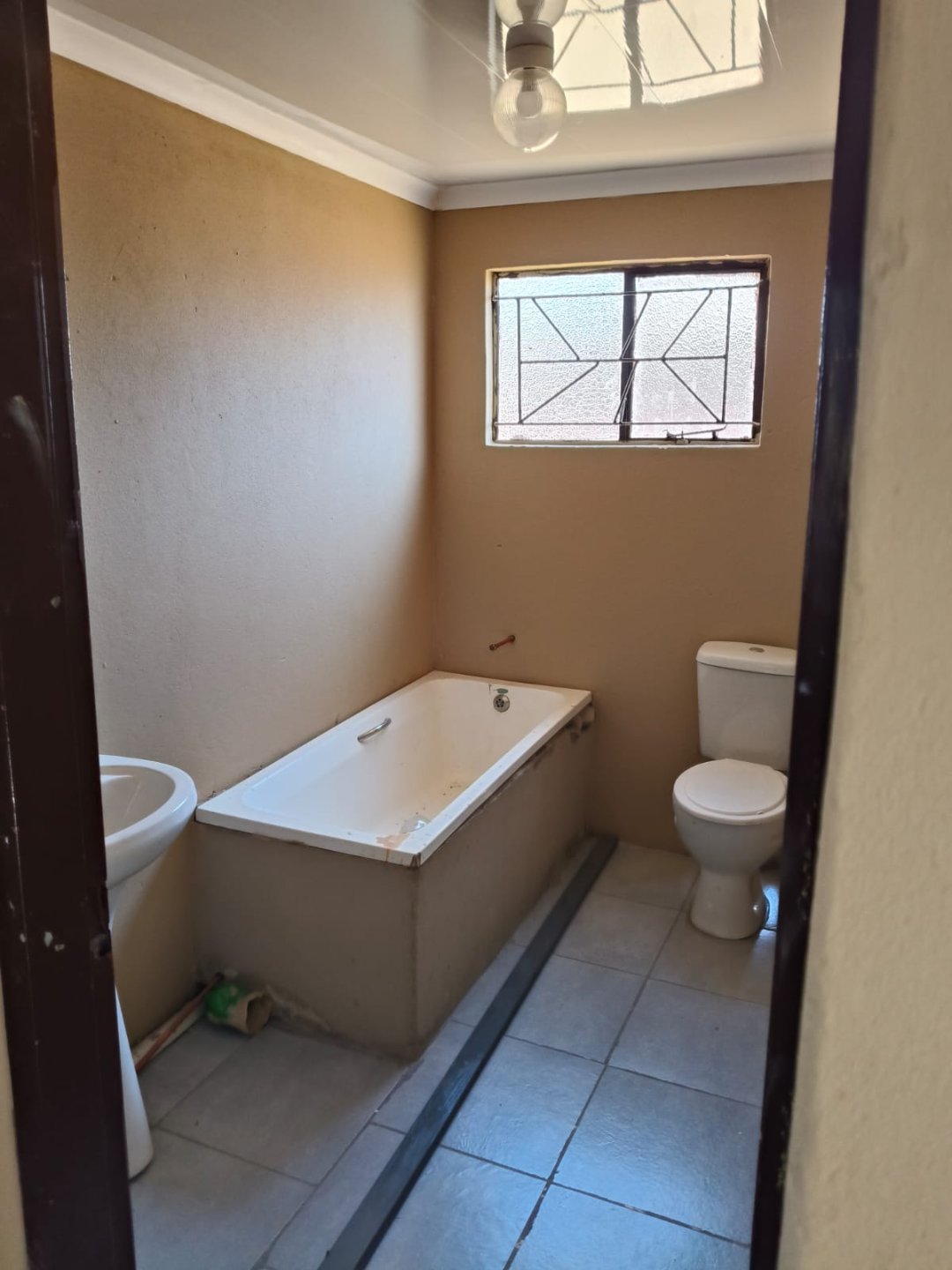 NEAT & AFFORDABLE 2 BEDROOM HOME photo 4