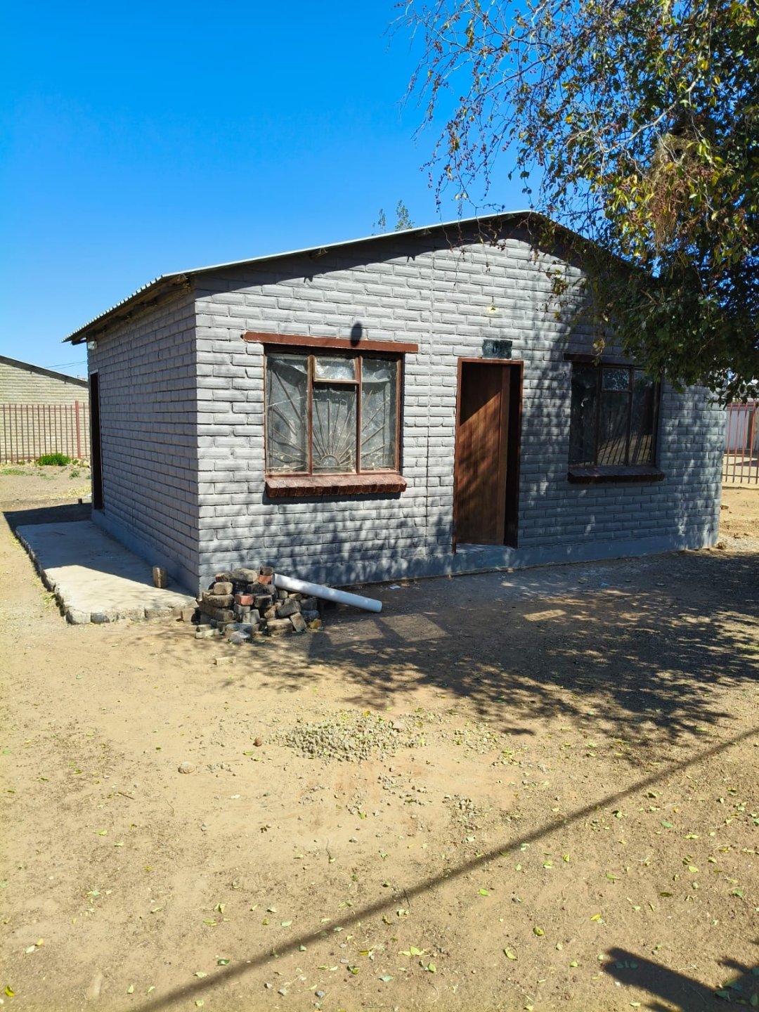 NEAT & AFFORDABLE 2 BEDROOM HOME