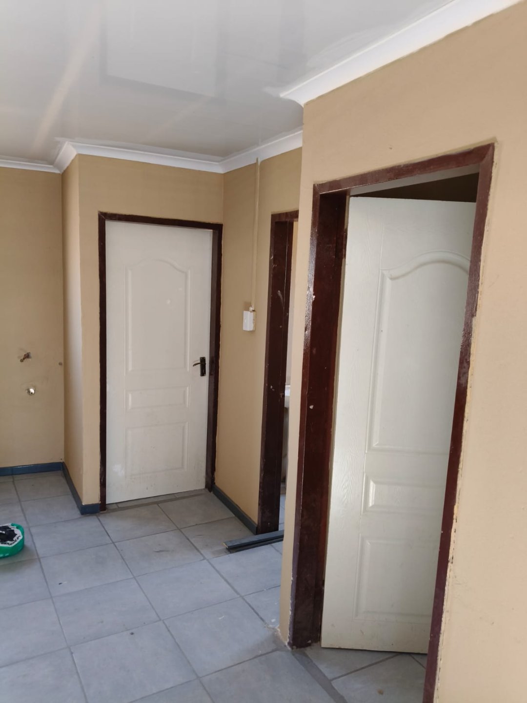 NEAT & AFFORDABLE 2 BEDROOM HOME photo 2