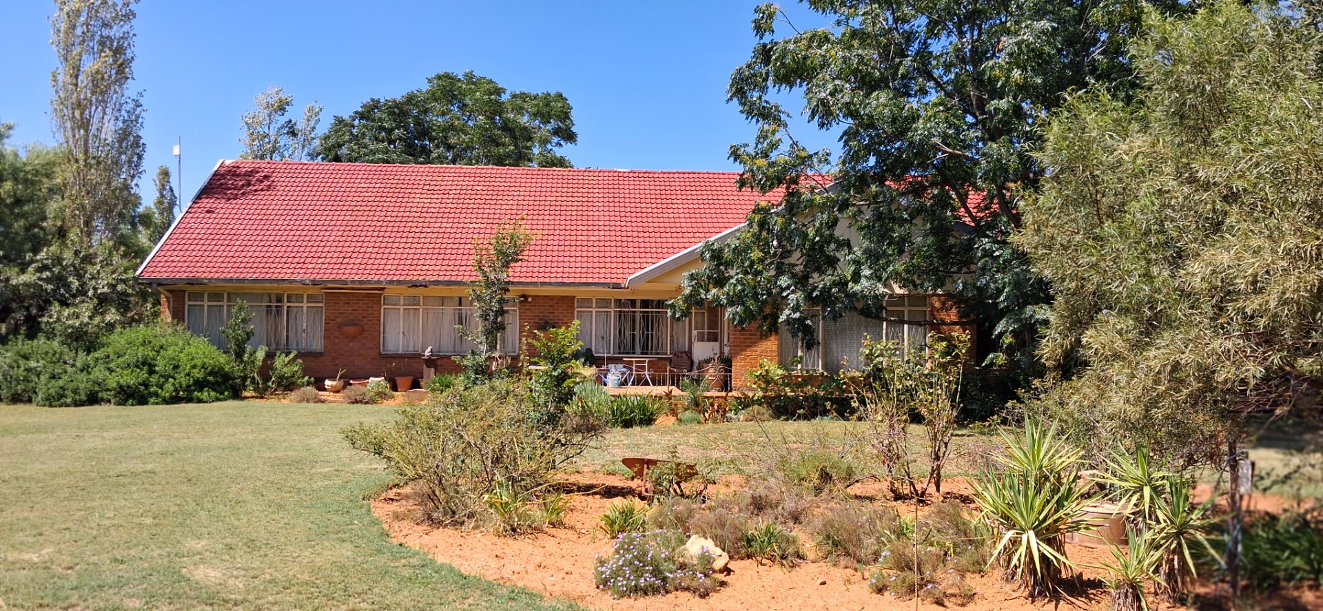 Exclusive sole mandate .Well priced 52ha farm with  10ha  registered water rights photo 3