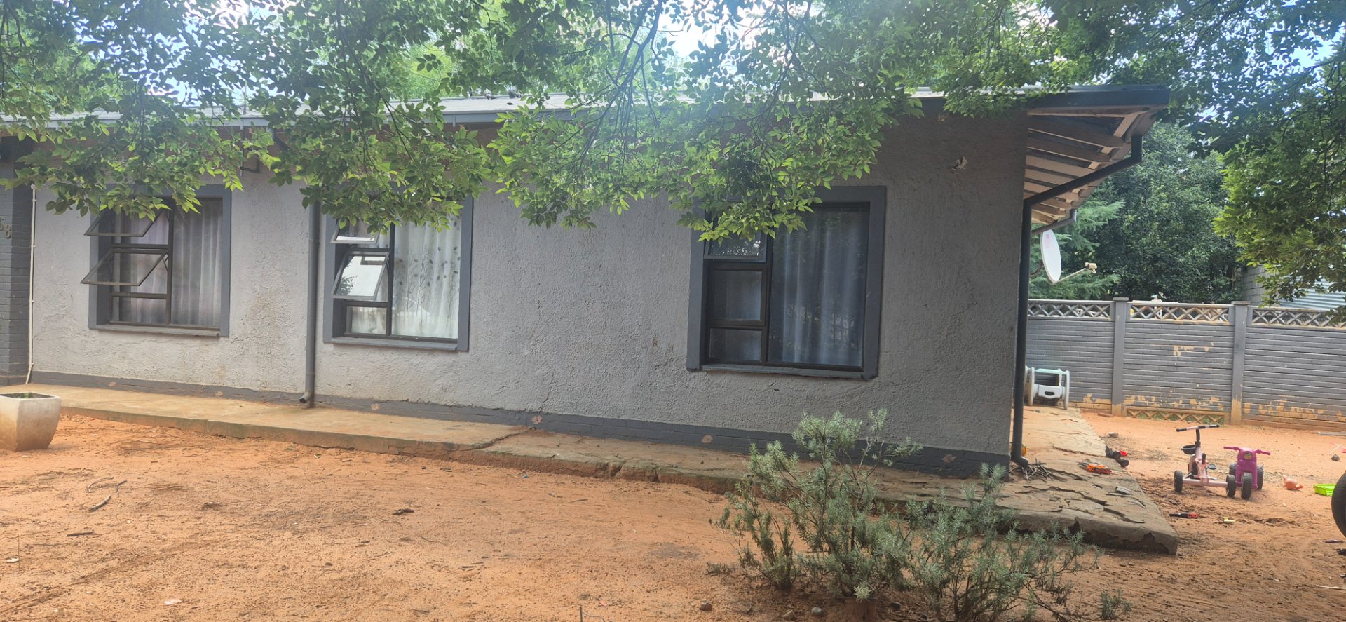 Spacious 3-Bedroom Home with a Large Yard – Great Location in Wilgehof