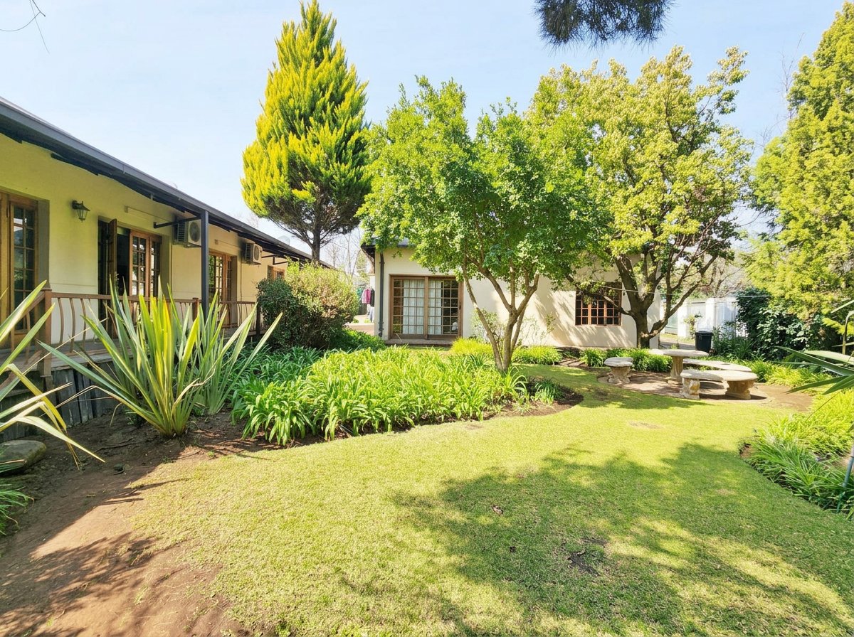 ESTABLISHED 13-ROOM GUEST HOUSE WITH CONFERENCE FACILITIES IN DAN PIENAAR BLOEMFONTEIN