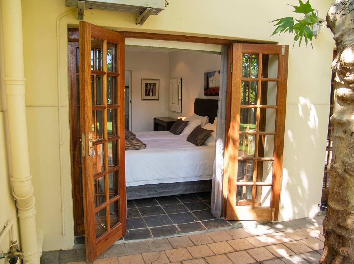 ESTABLISHED 13-ROOM GUEST HOUSE WITH CONFERENCE FACILITIES IN DAN PIENAAR BLOEMFONTEIN photo 4