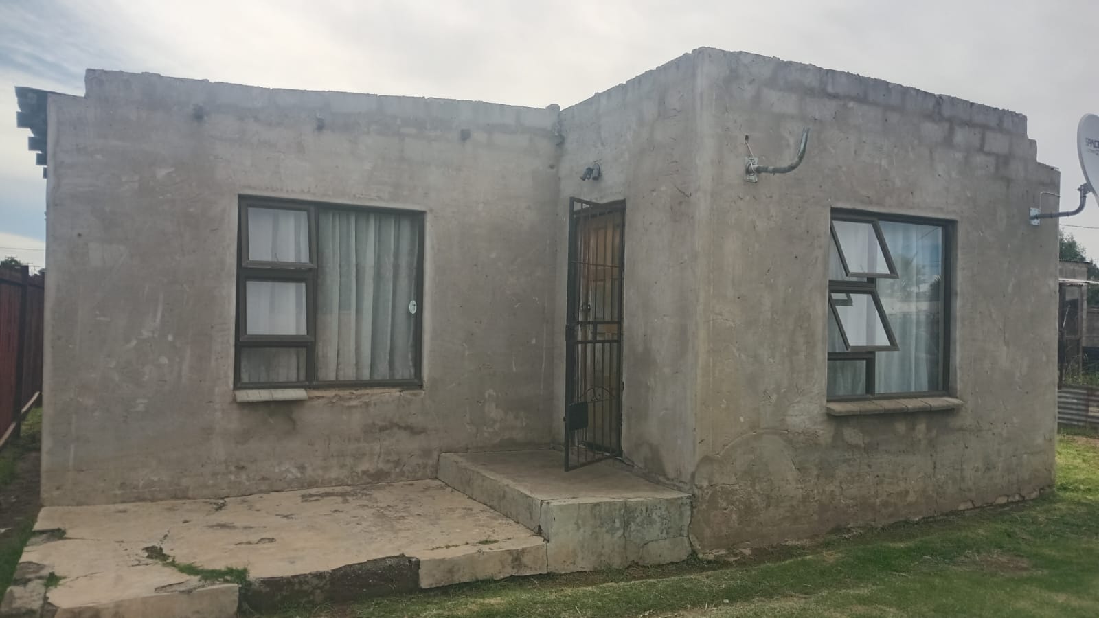 Charming 2-Bedroom Home Near Lemo Mall – Great Value! photo 2