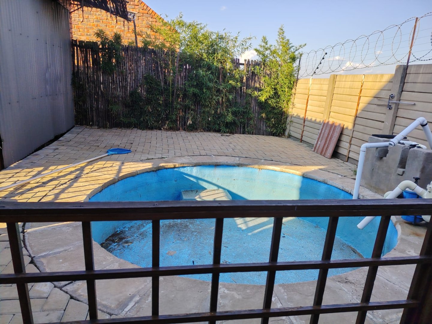 Modern Townhouse with a splash pool  photo 2