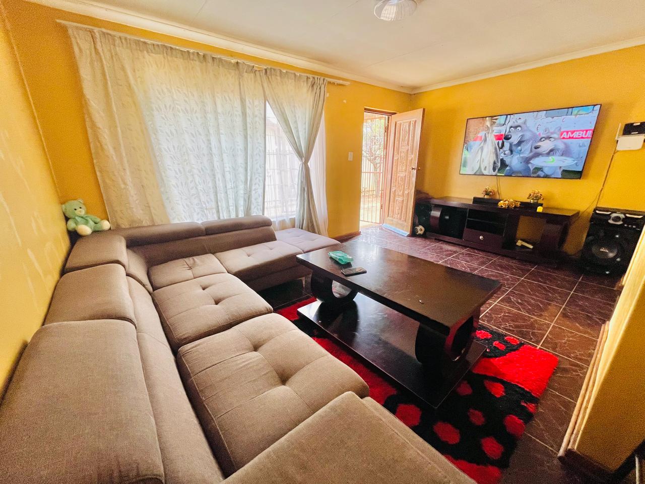 A house in H Section Botshabelo good for a family home or convert for investment. photo 4