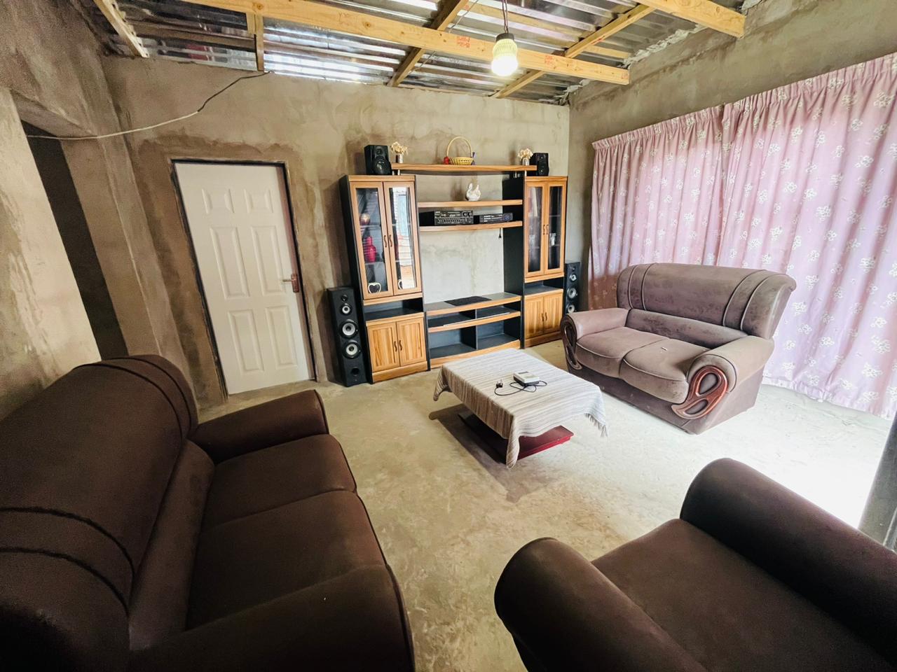 Charming 2-Bedroom Home in Caleb Motshabi photo 4