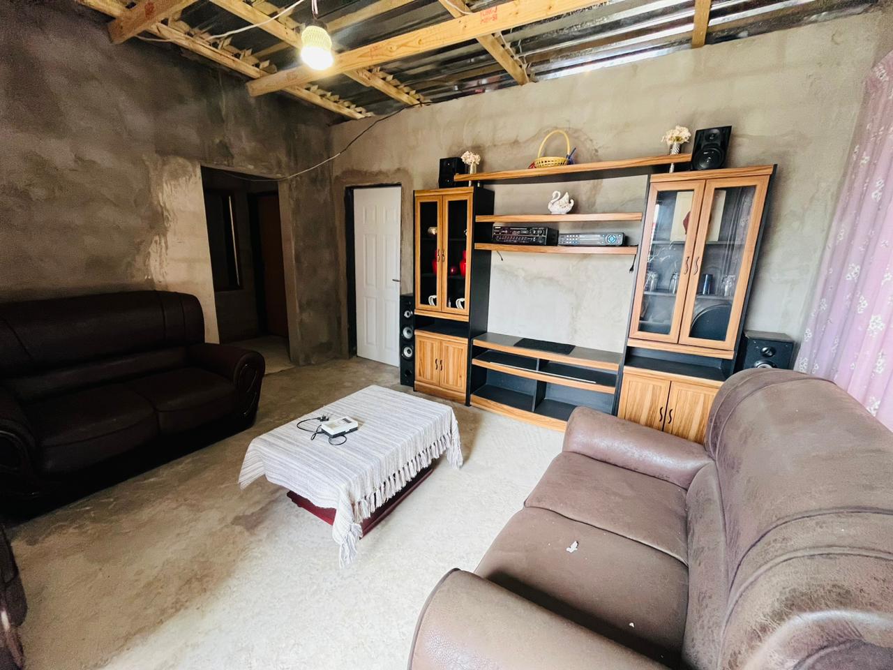 Charming 2-Bedroom Home in Caleb Motshabi photo 3