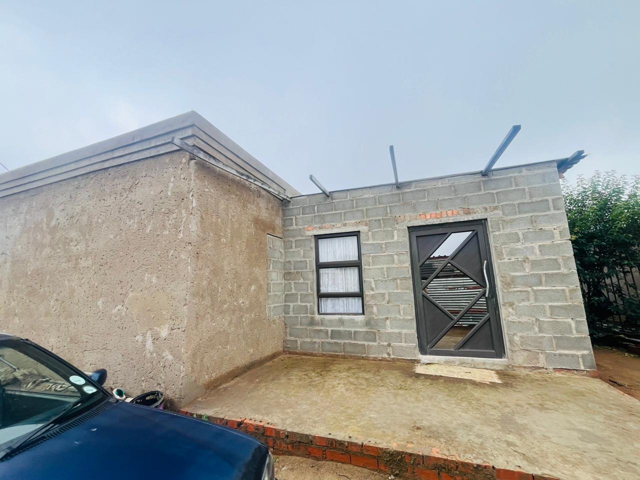 Charming 2-Bedroom Home in Caleb Motshabi photo 2