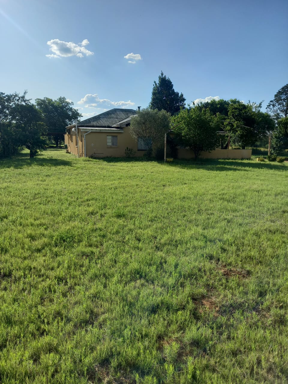4.28 Ha Smallholding For Sale – River Frontage