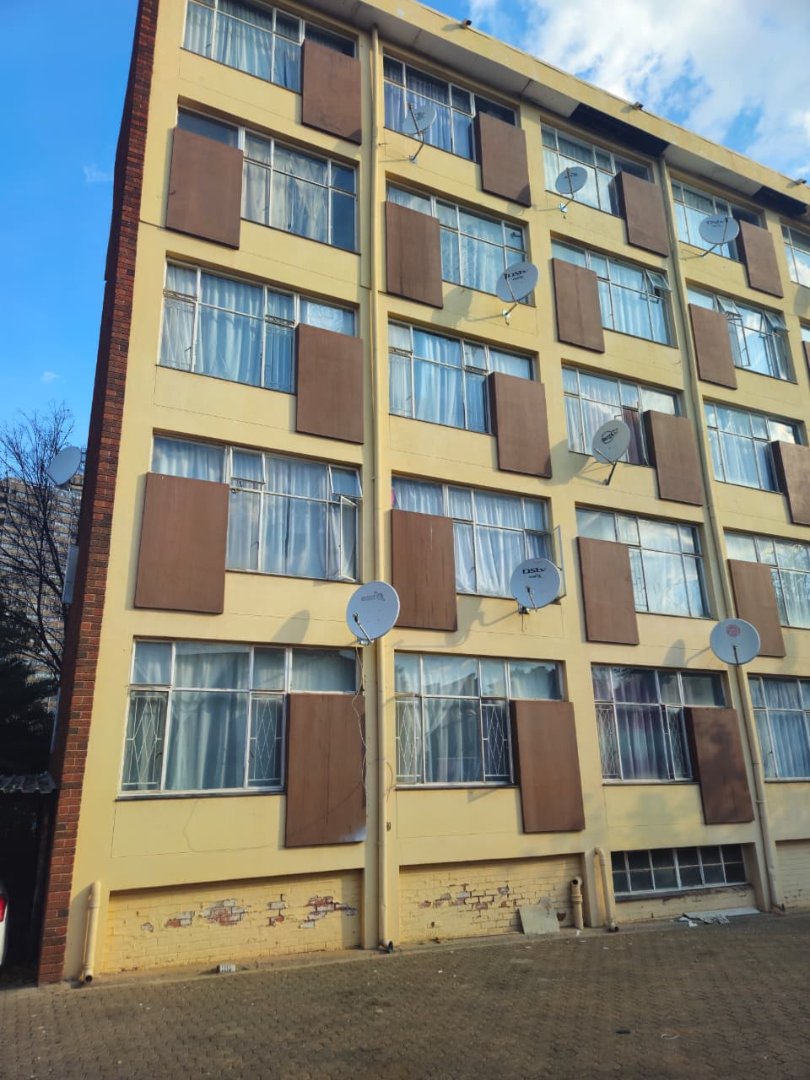 3 BEDROOM FLAT AT WESTDENE
