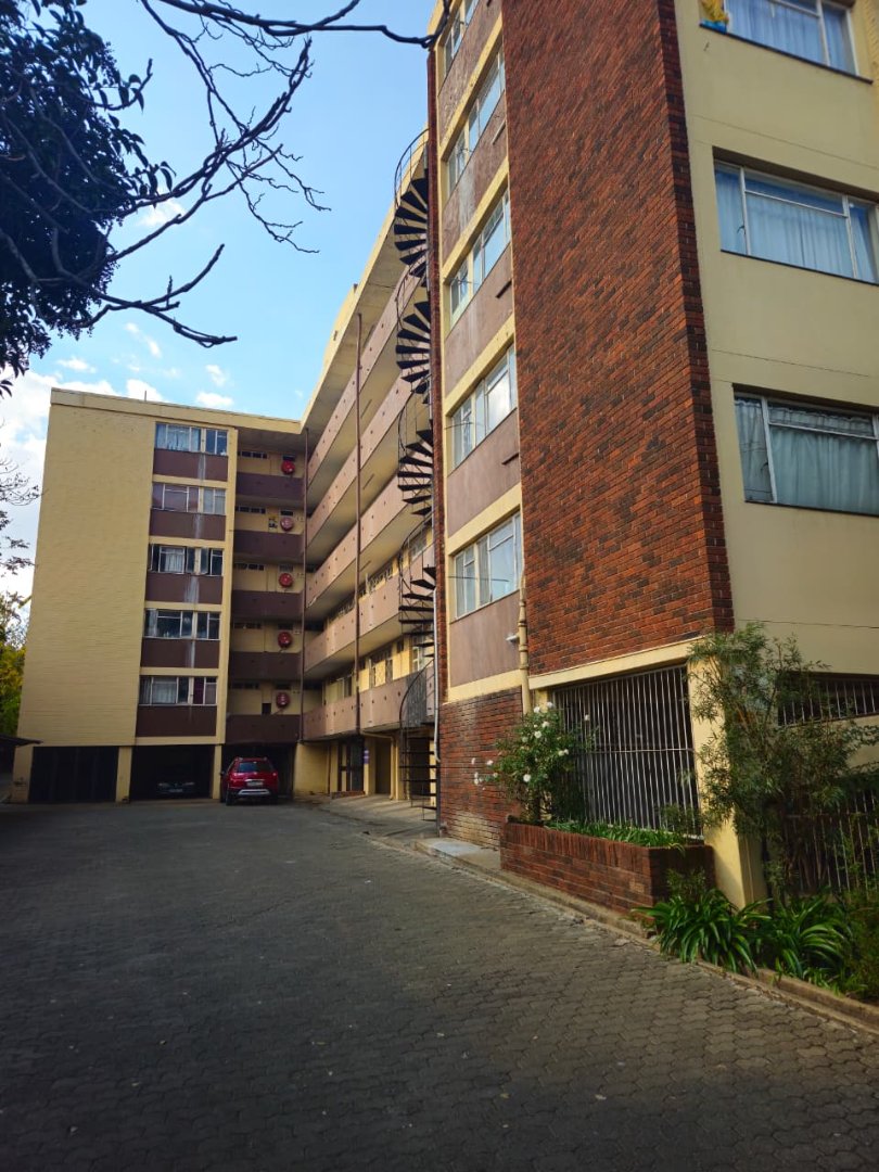 3 BEDROOM FLAT AT WESTDENE  photo 2