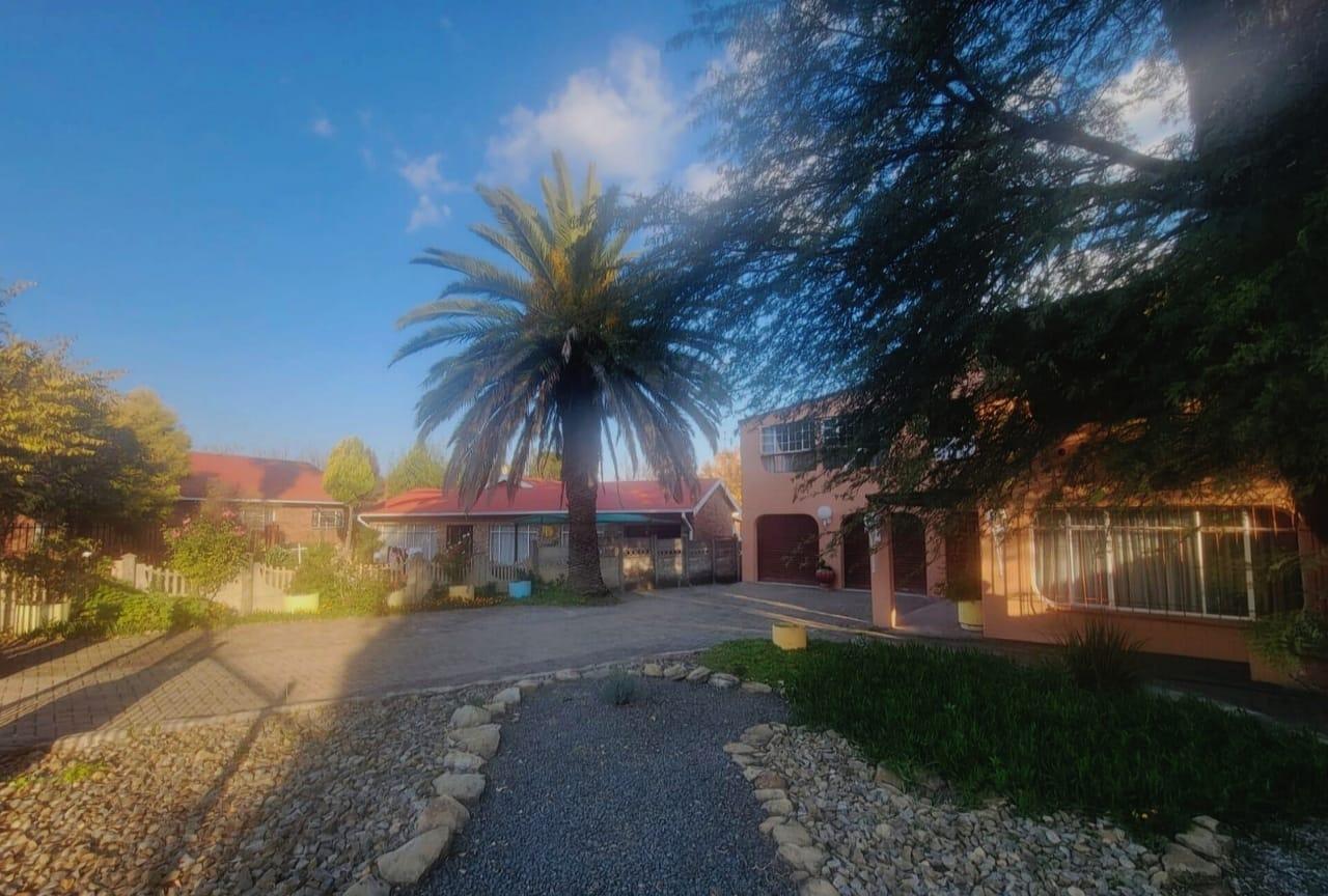Spacious Double-Storey Family Home with Flatlet & Income Potential in Uitsig, Kroonstad photo 2
