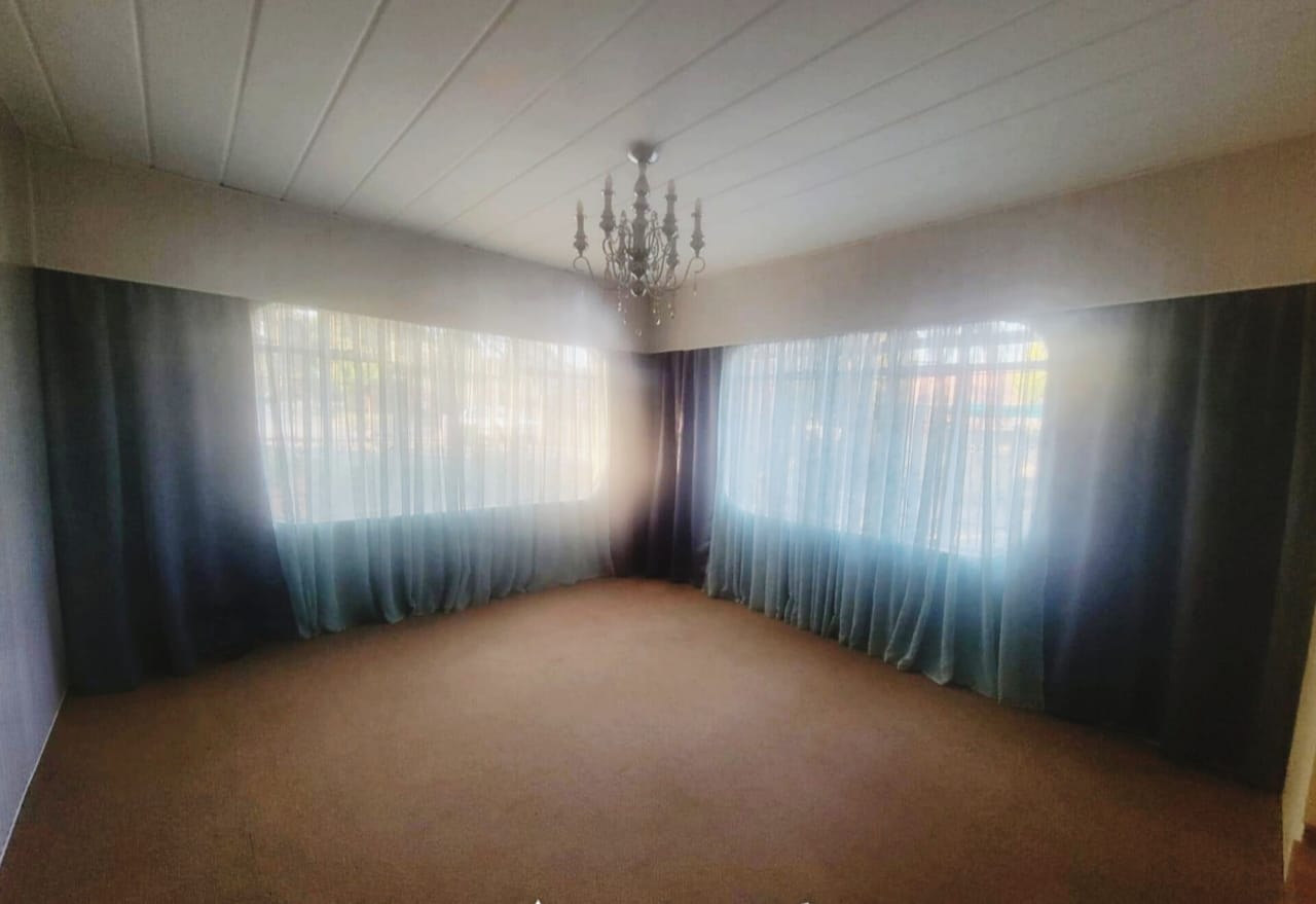 Spacious Double-Storey Family Home with Flatlet & Income Potential in Uitsig, Kroonstad photo 3
