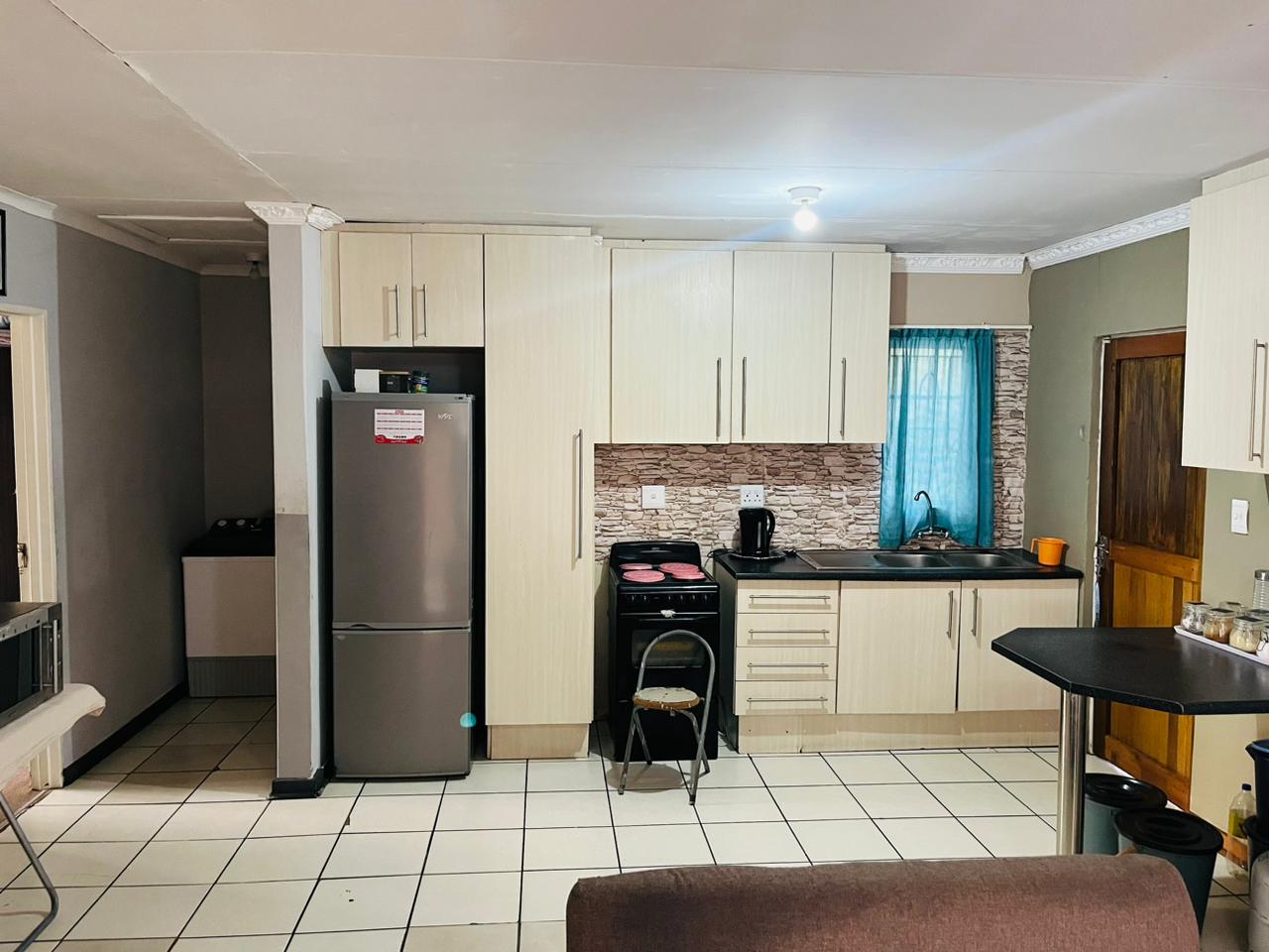 Cozy & Secure Townhouse in Vista Park photo 5