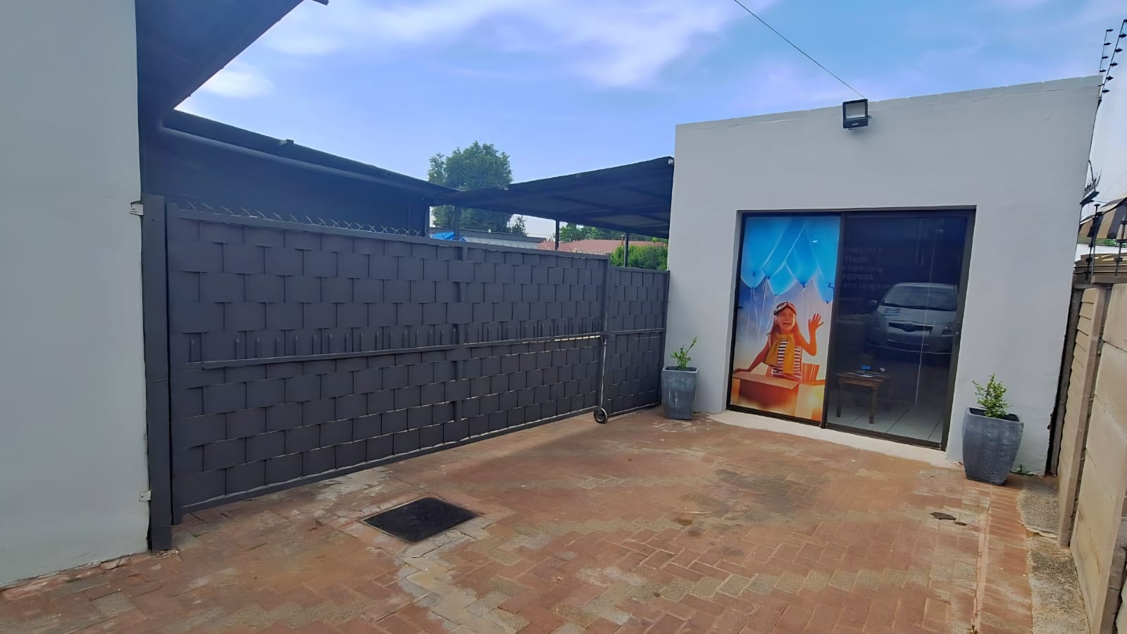 Spacious Family Home with Flatlet to Rent in Fichardt Park/ Hospitaalpark area, Bloemfontein | Ideal for Working from Home photo 3