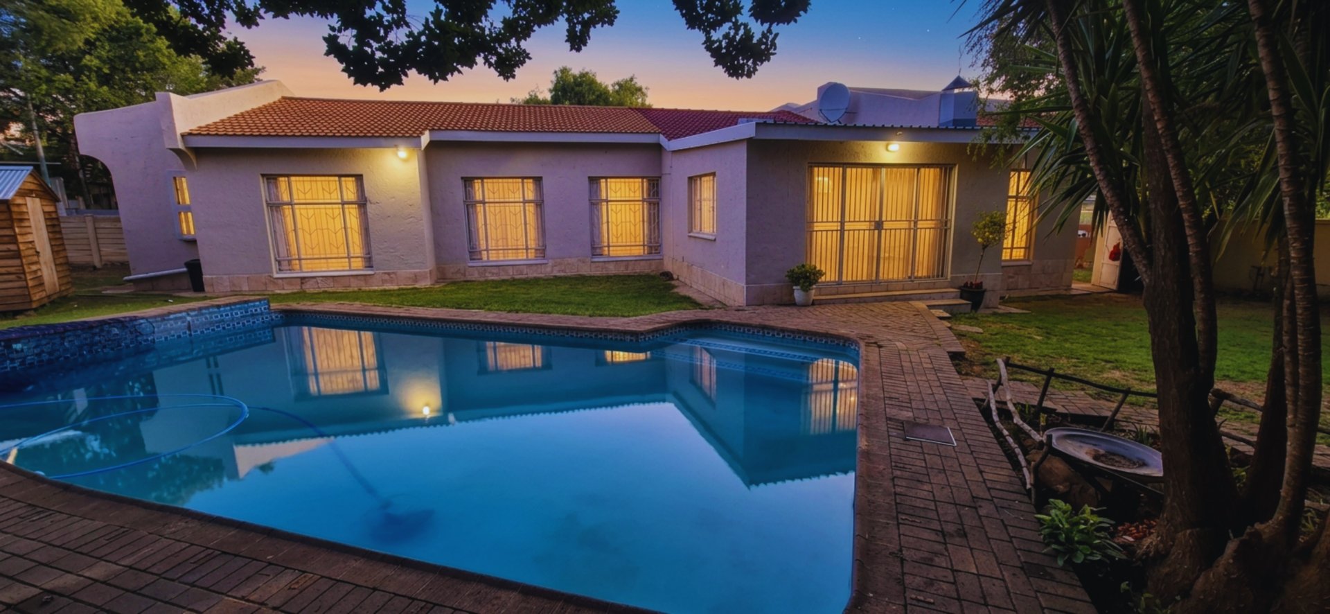 Spacious 5-Bedroom Family Home with Pool, Braai Room & Triple Garage — Suidrand, Kroonstad