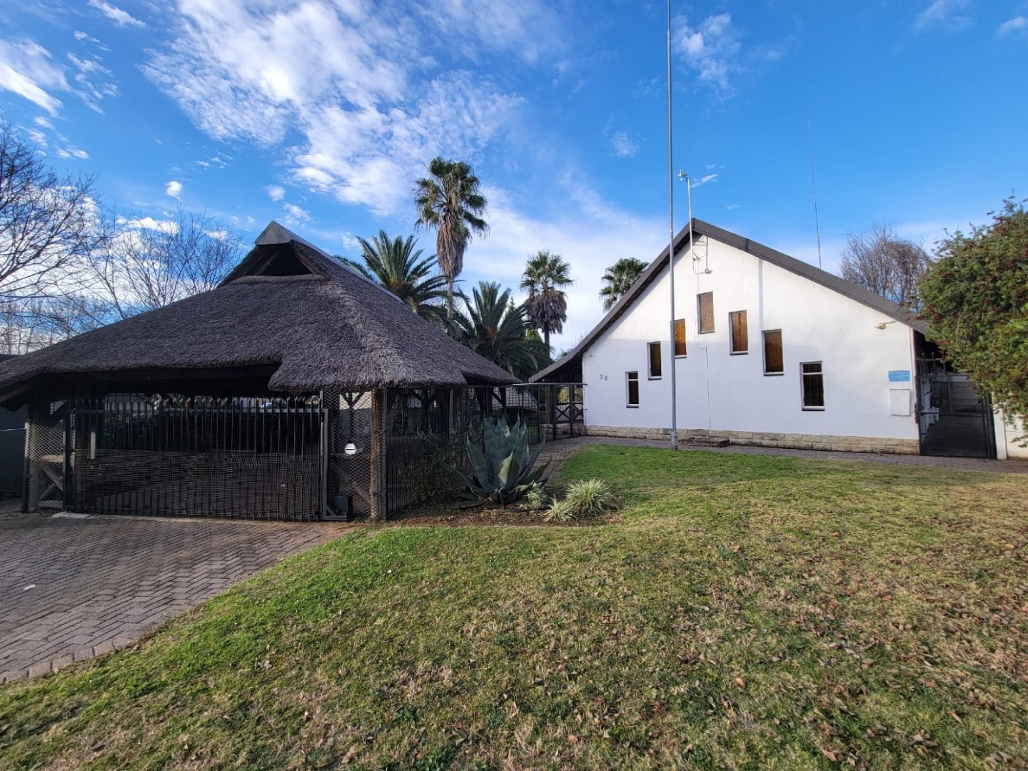 Character Lodge-Style Family Home for Sale in Panorama, Kroonstad — Solar, Backup Water & Flatlet Included photo 2