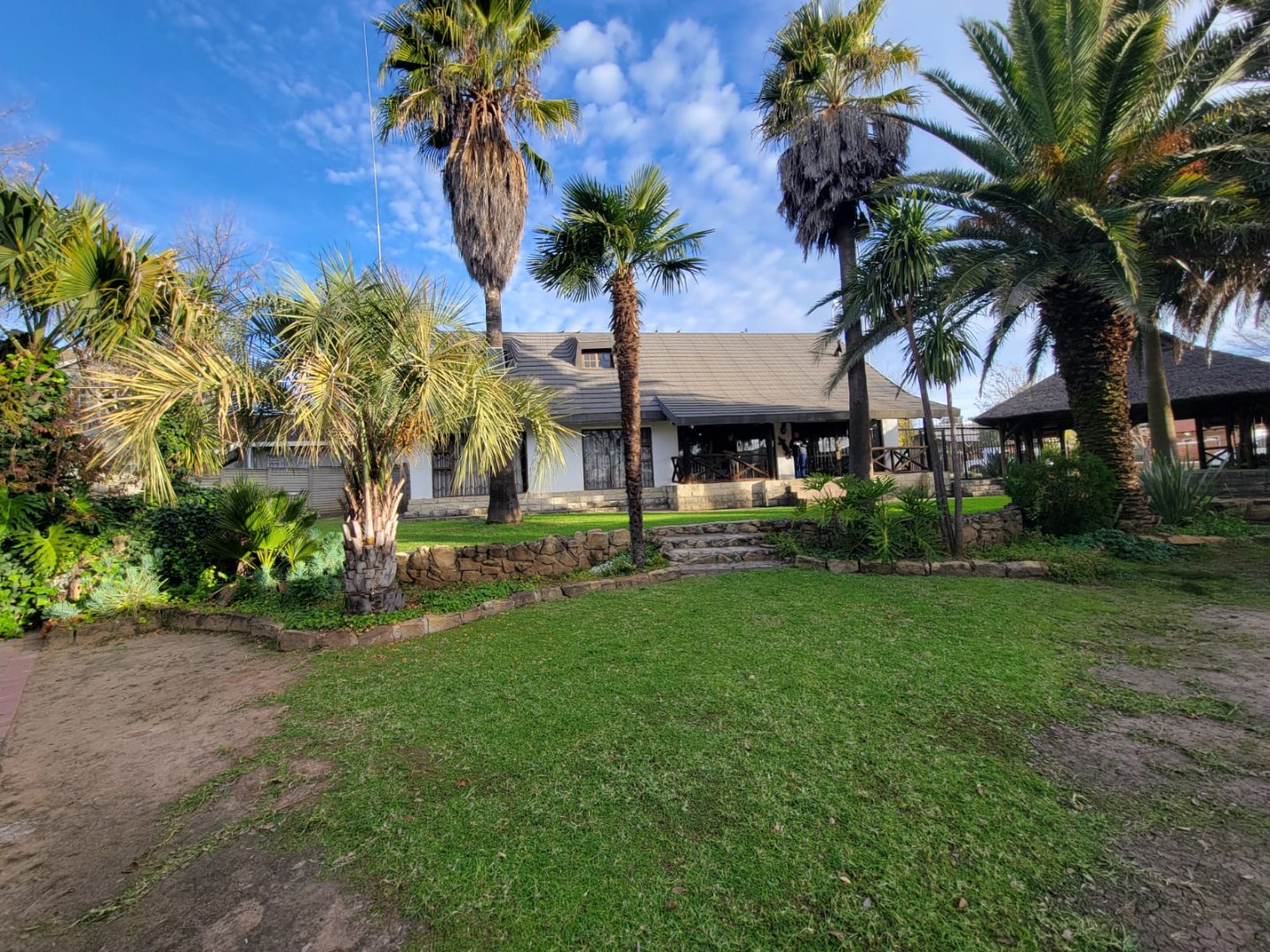 Character Lodge-Style Family Home for Sale in Panorama, Kroonstad — Solar, Backup Water & Flatlet Included